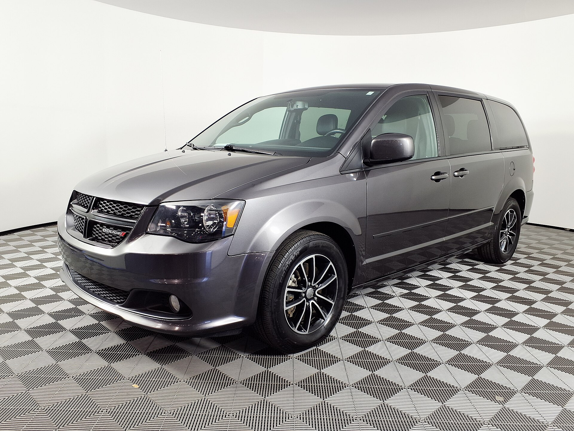Dodge Caravan IV