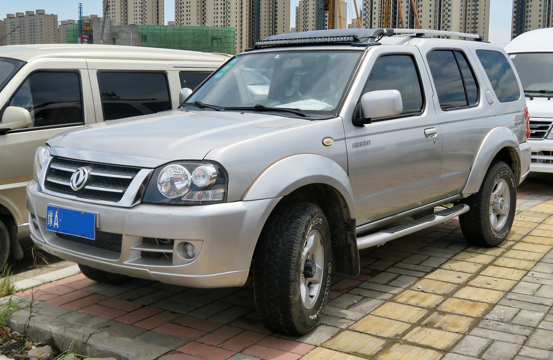 Dongfeng Oting 2.4i (130hp)