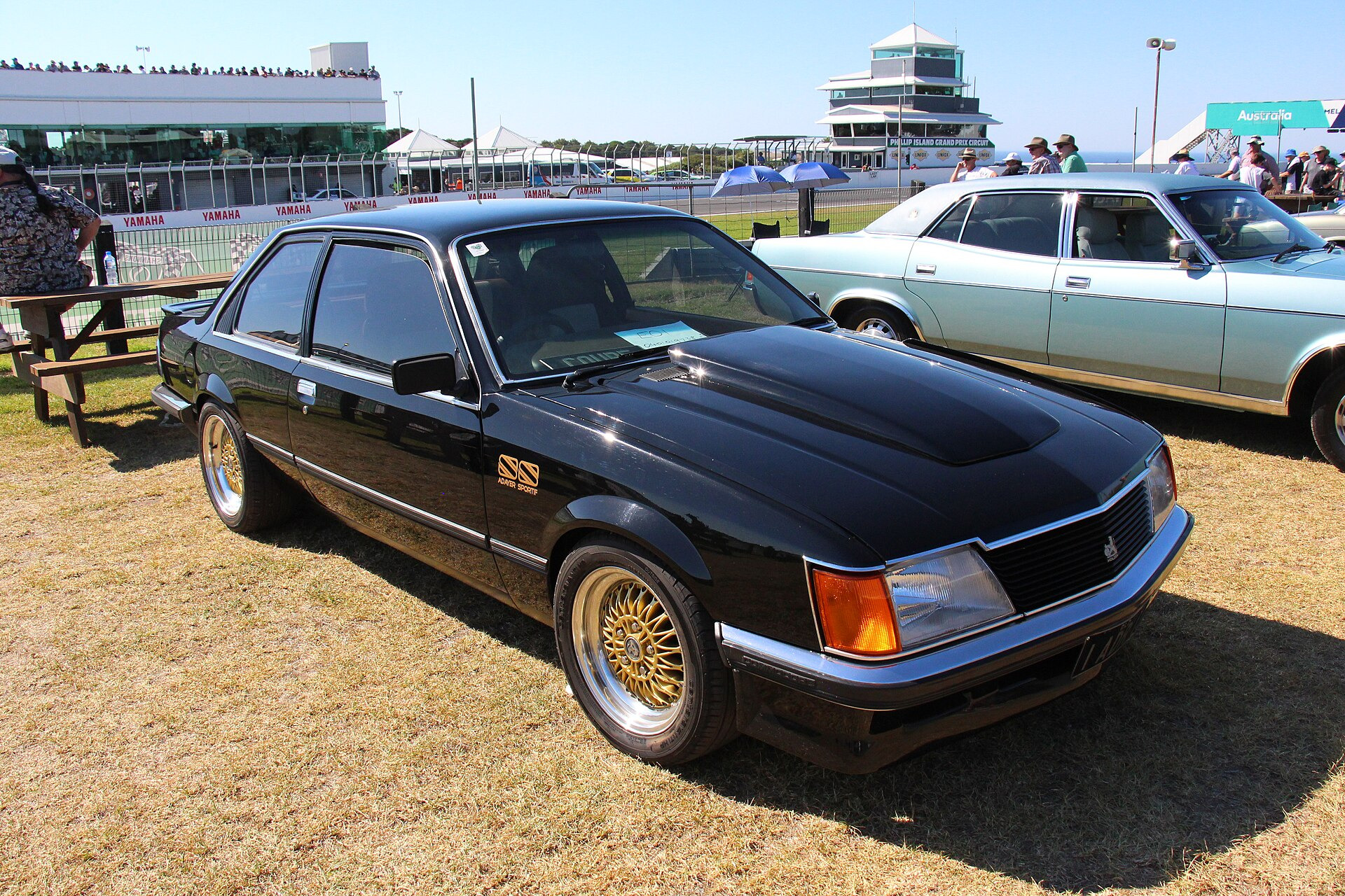 Holden Statesmann VH