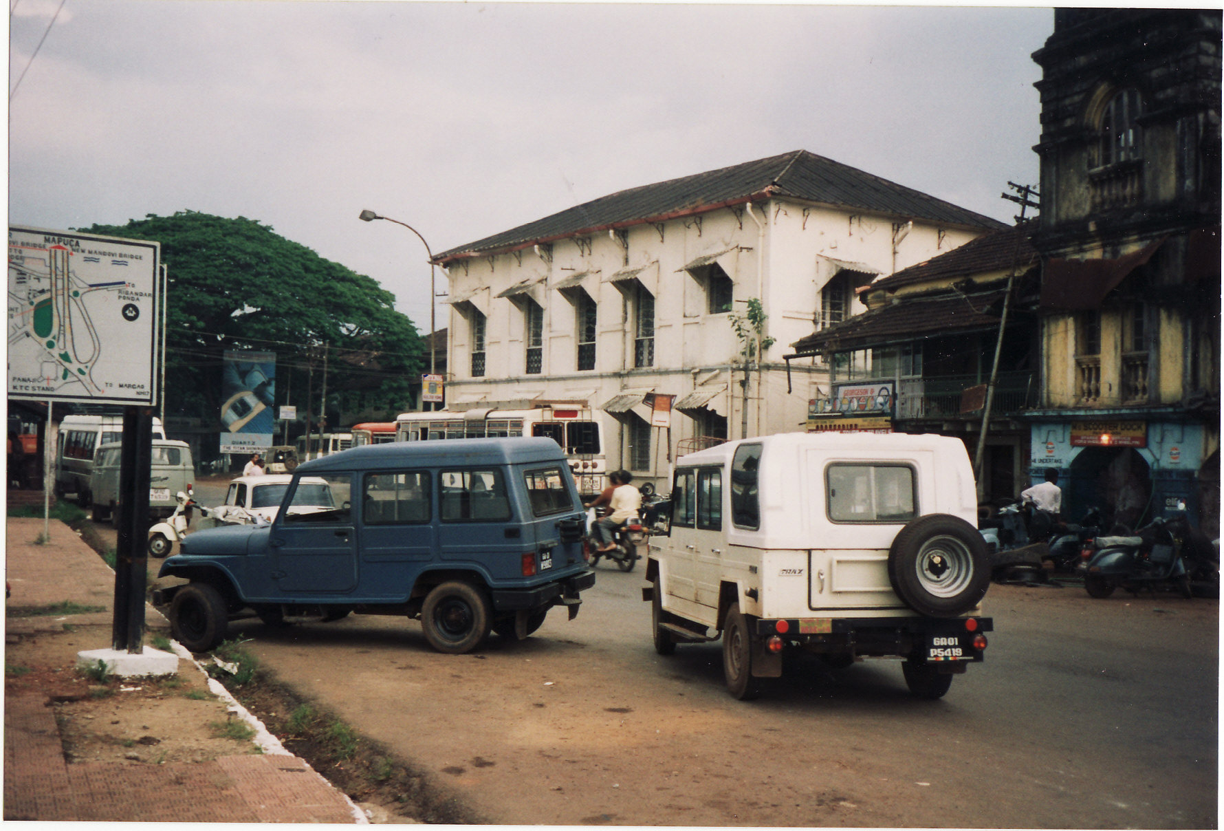 Mahindra Tempo