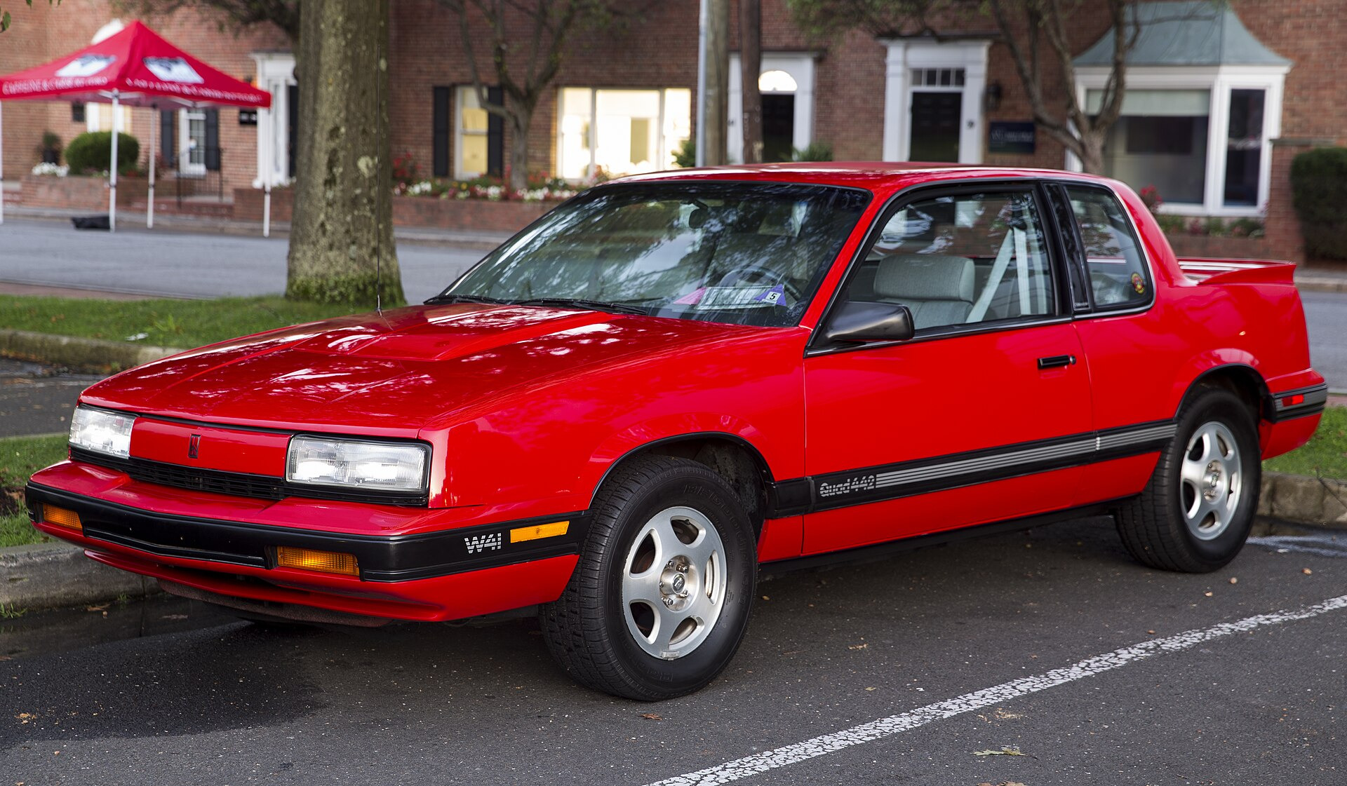 Oldsmobile Cutlass Calais Coupe