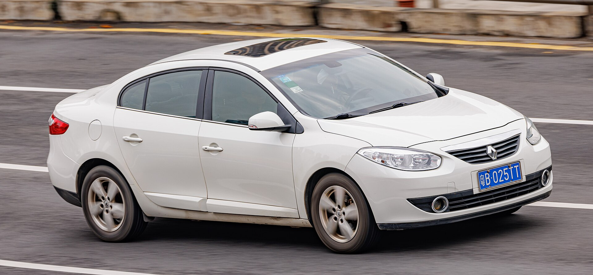 Renault Samsung SM3 1.5 i 16V (100hp)