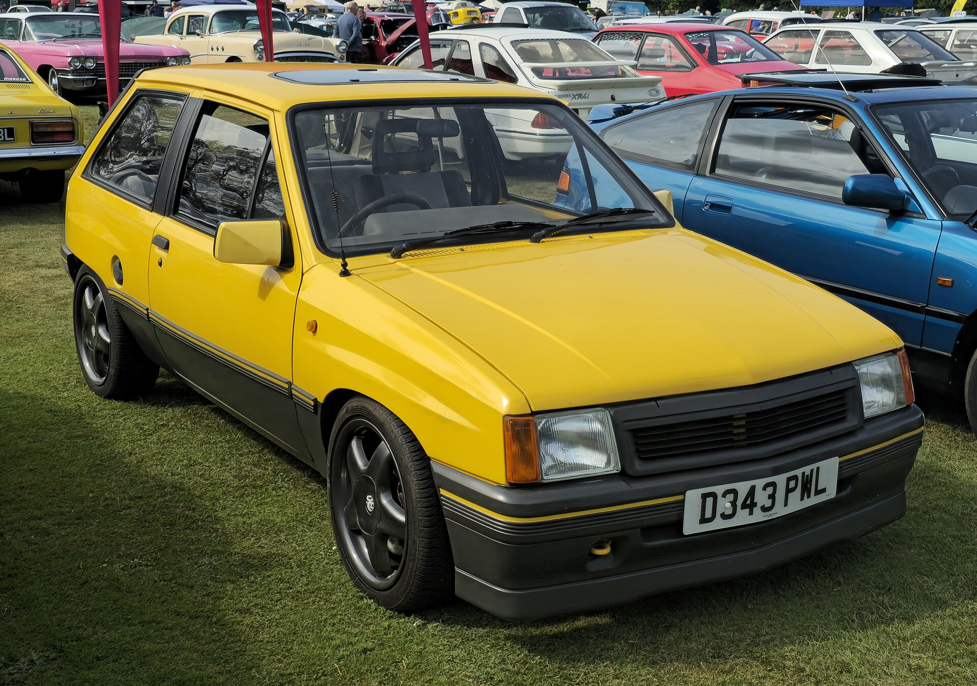 Vauxhall Nova 1.4 S (75hp)