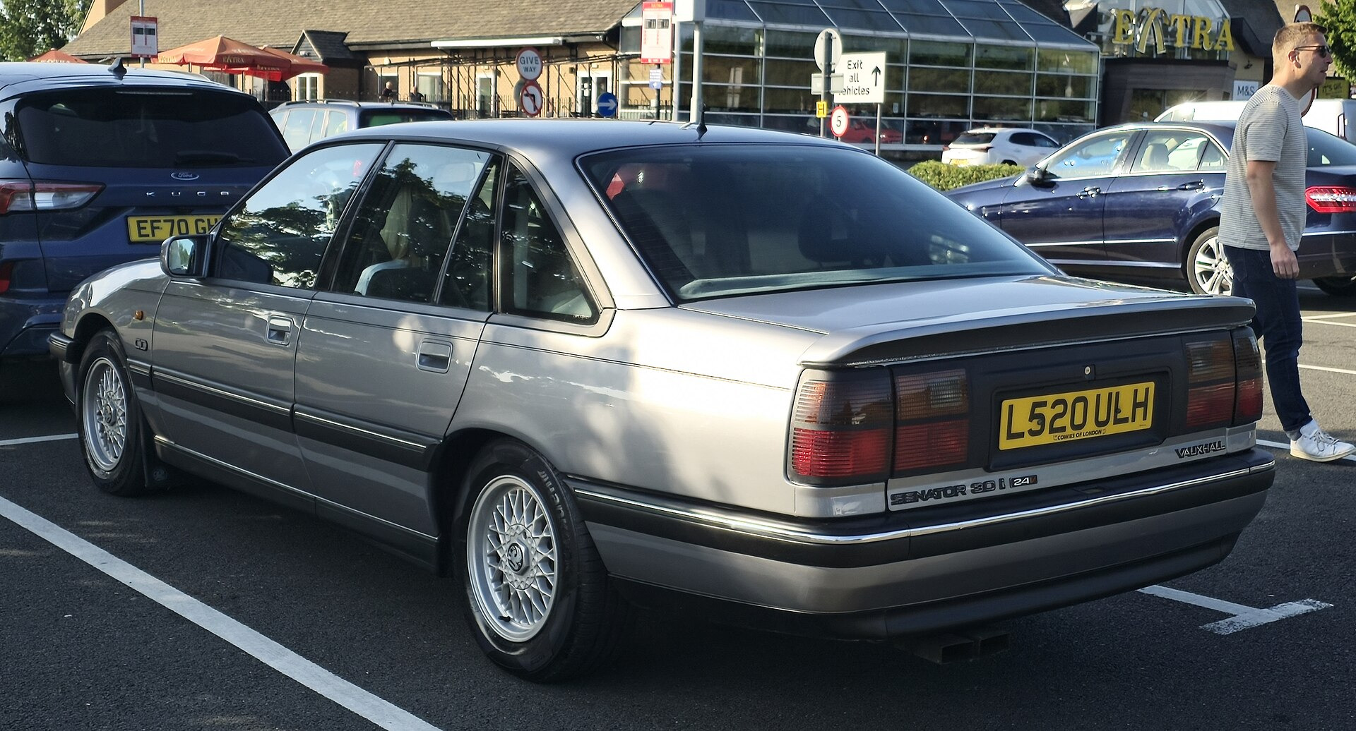 Vauxhall Senator 2.5 i (140hp)