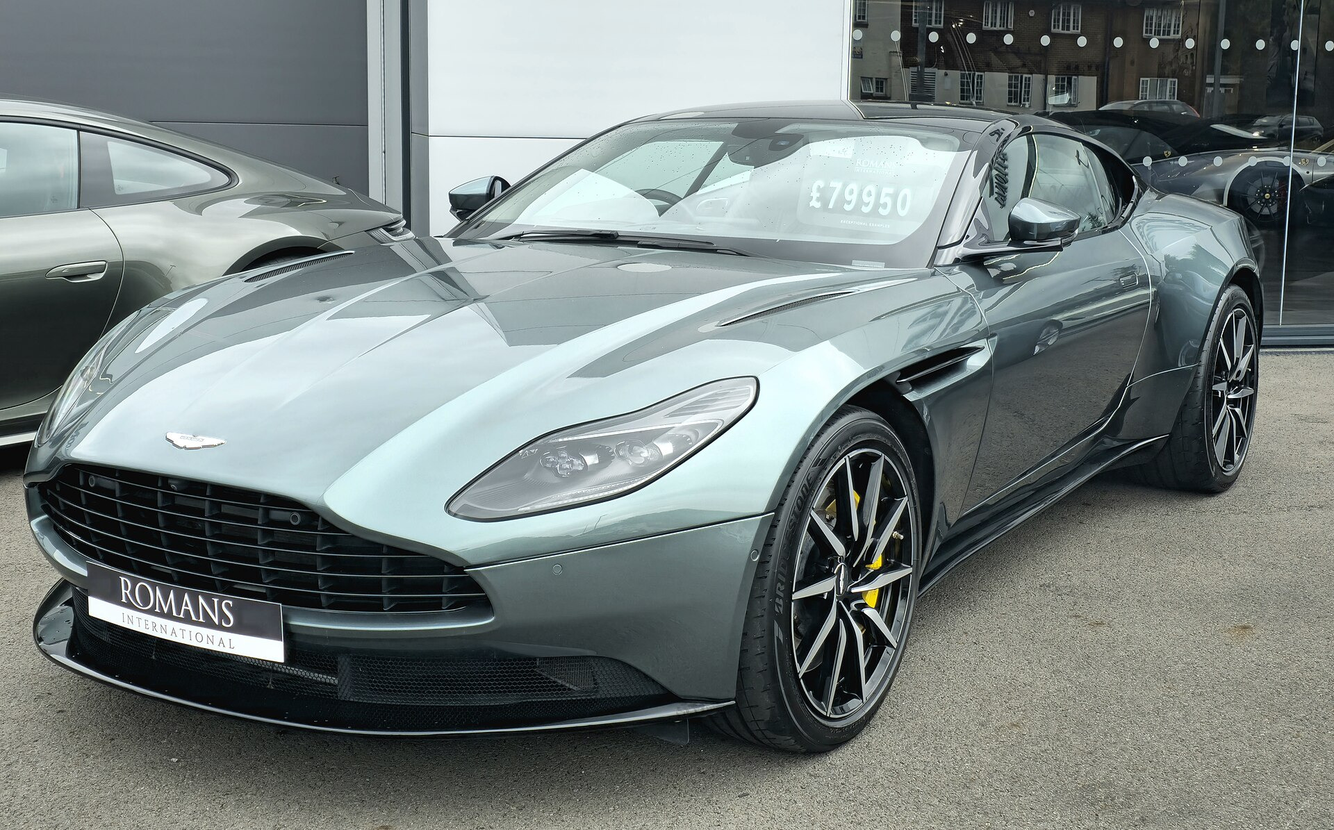 Aston Martin DB11