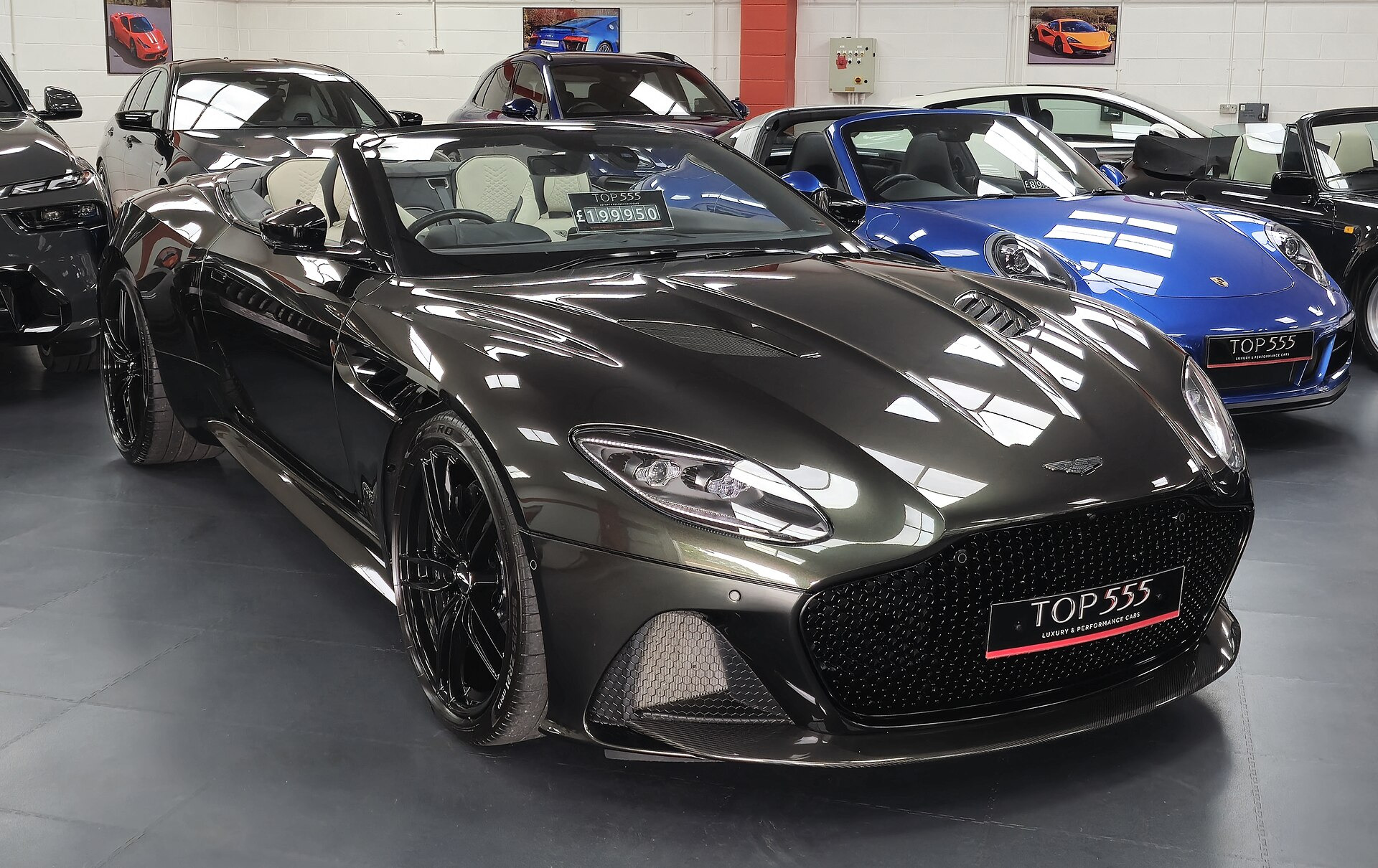 Aston Martin DBS Superleggera Volante