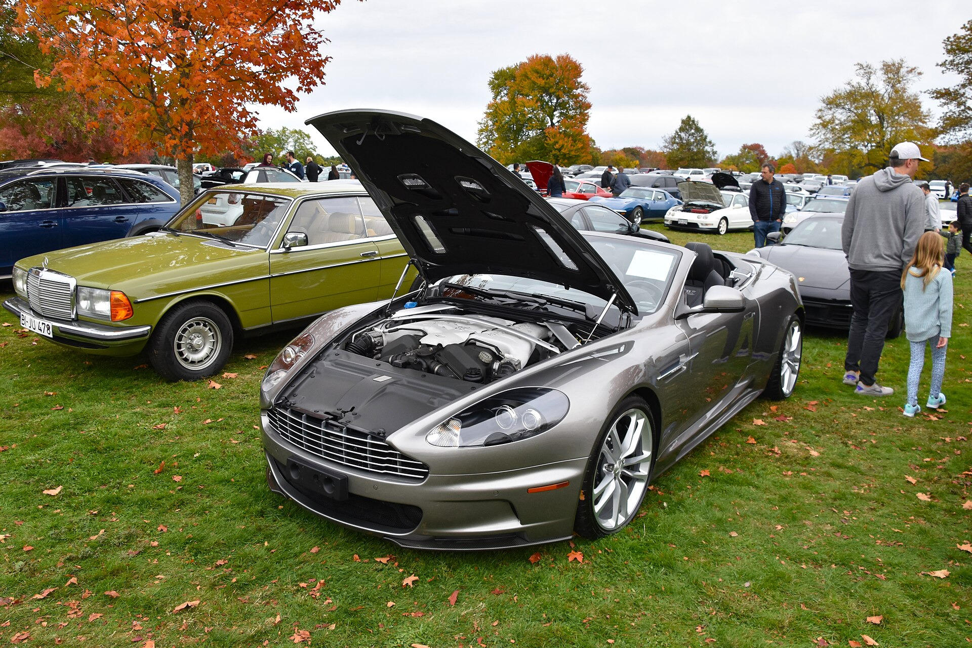Aston Martin DBS V12 Volante