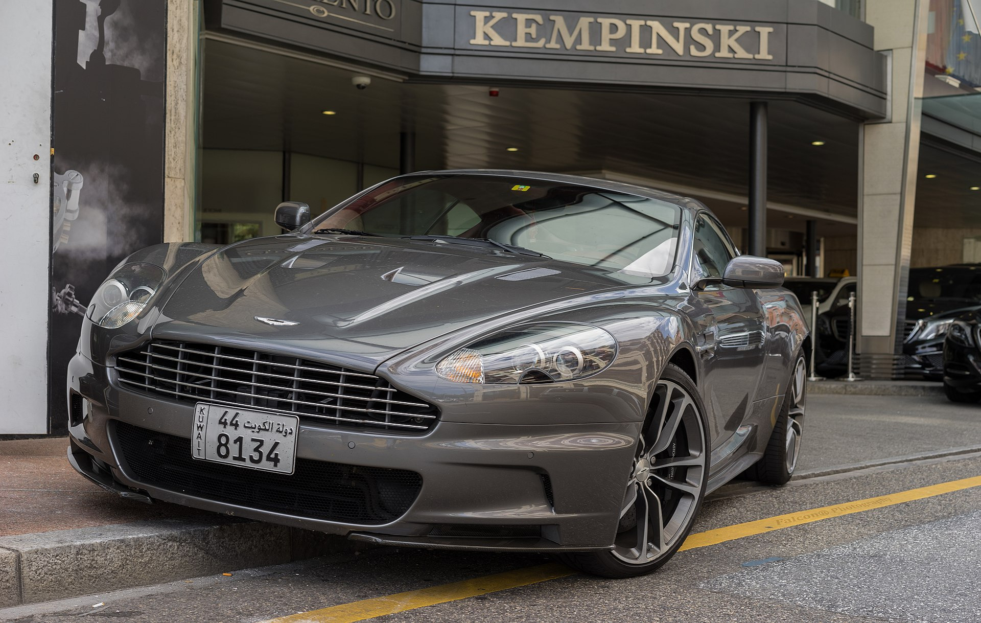 Aston Martin DBS V12