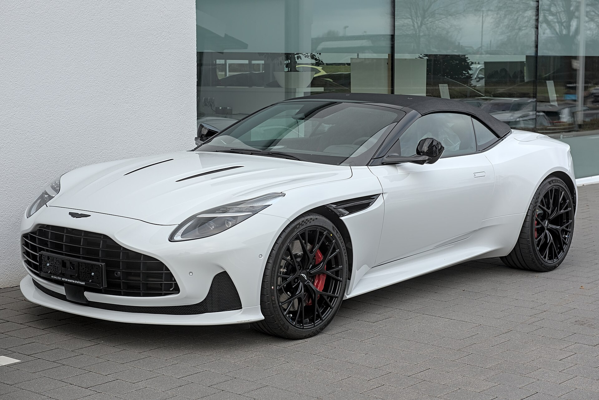 Aston Martin AMV8 Volante