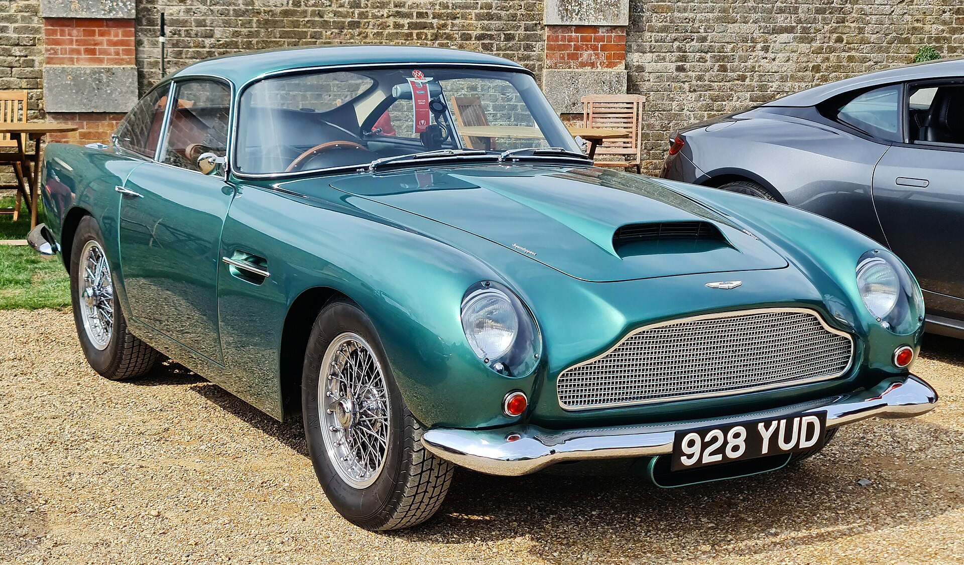 Aston Martin DB9 GT Coupe