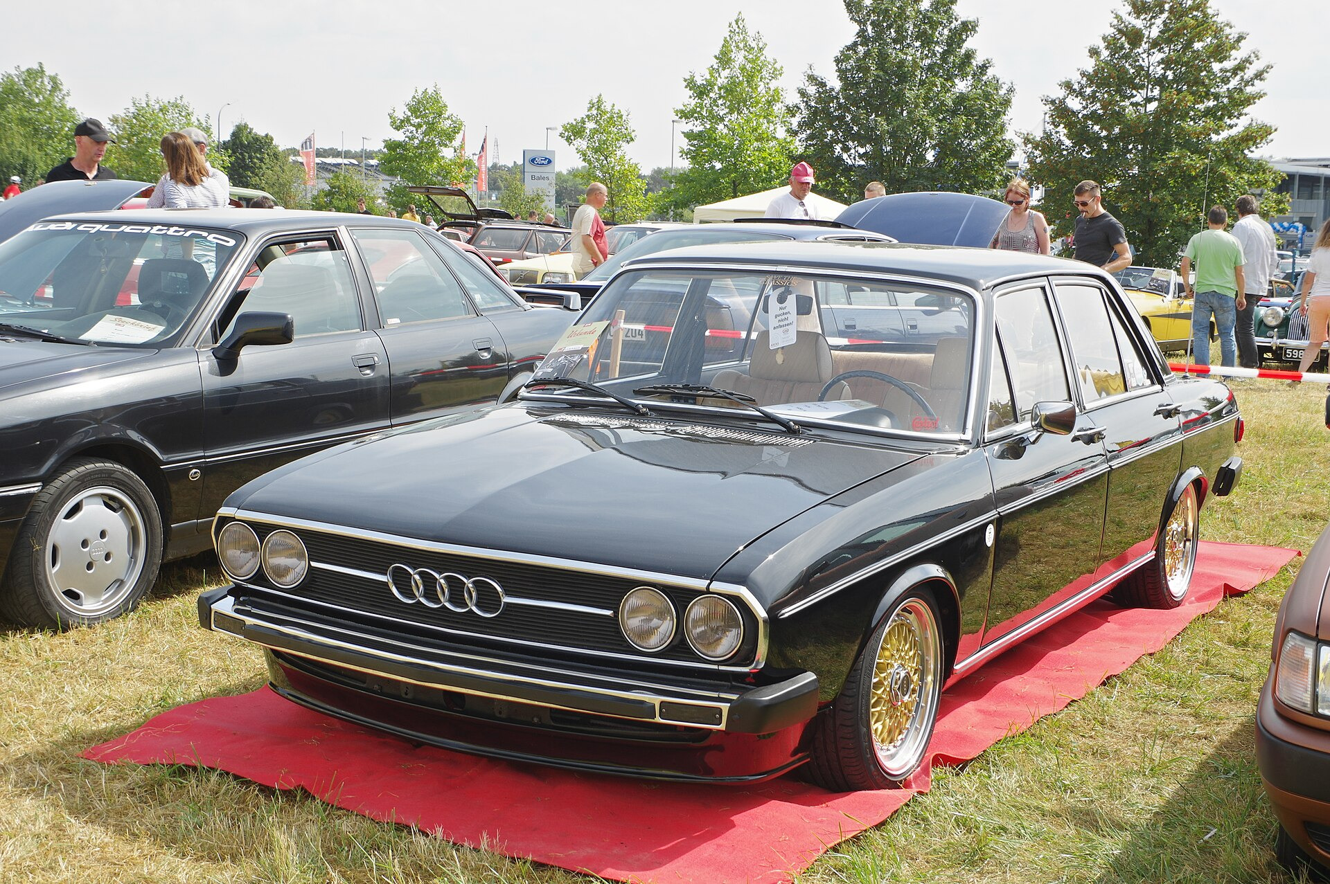 Audi 100 (C1)