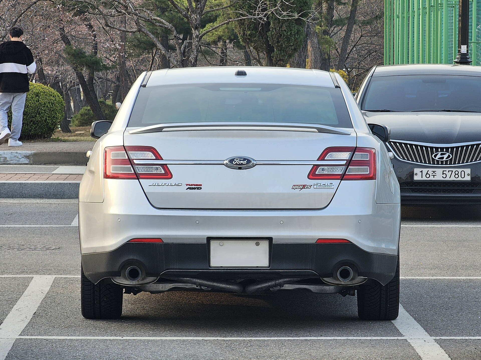 Ford Taurus SHO I