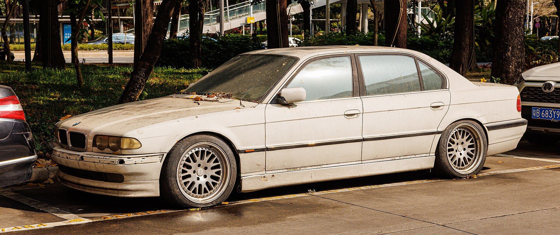 BMW 7er 7 Series L (E38)