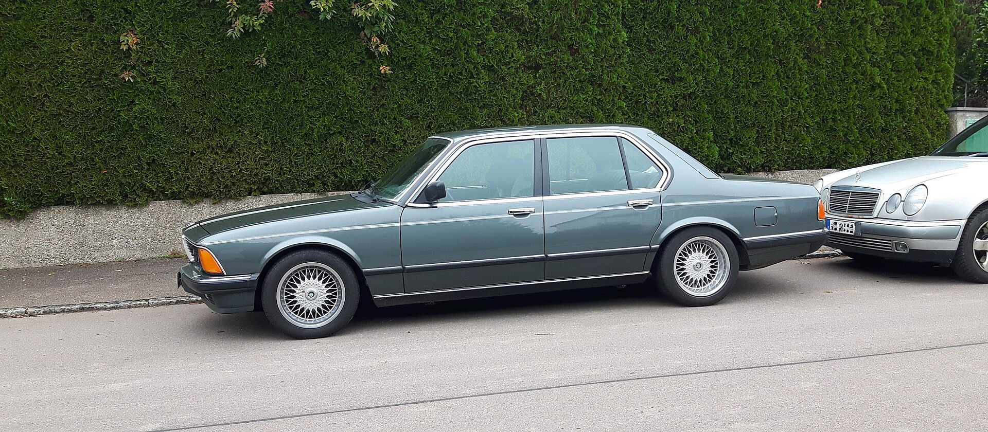 BMW 7er 7 Series (E23)