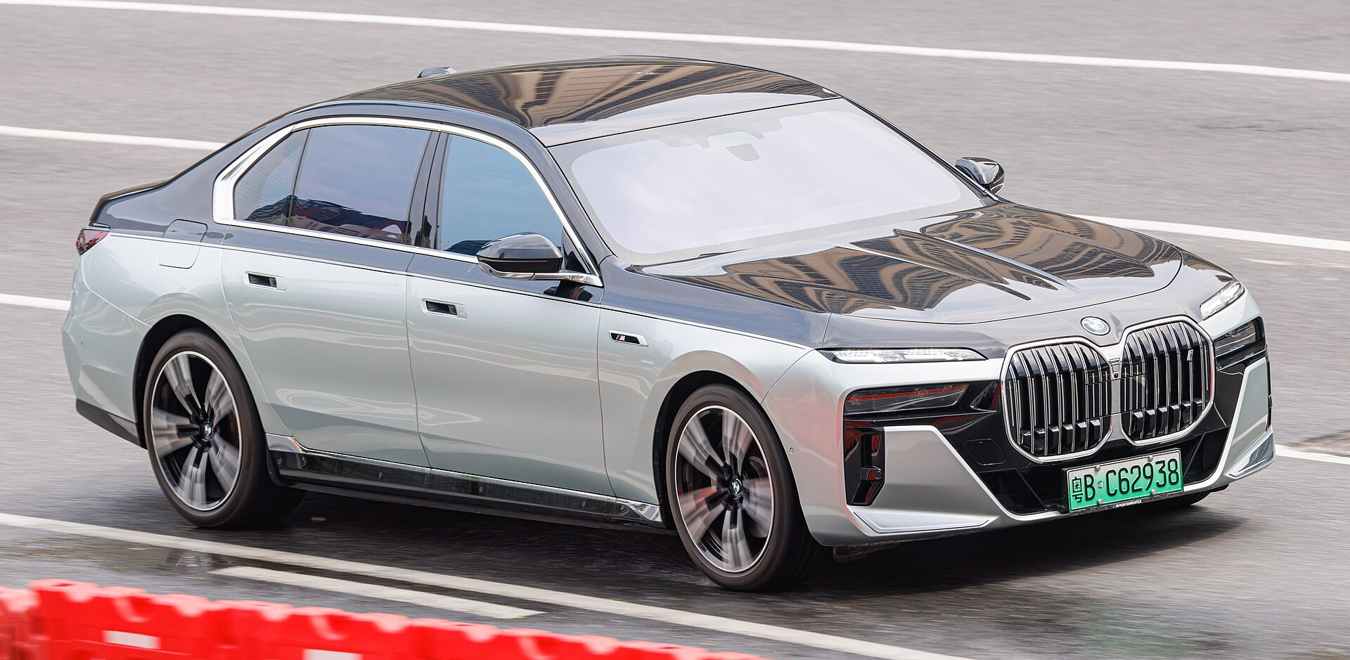 BMW i7 (G70)