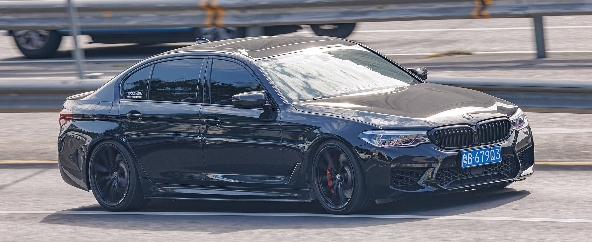 BMW M5 (F90) 535i (218hp)