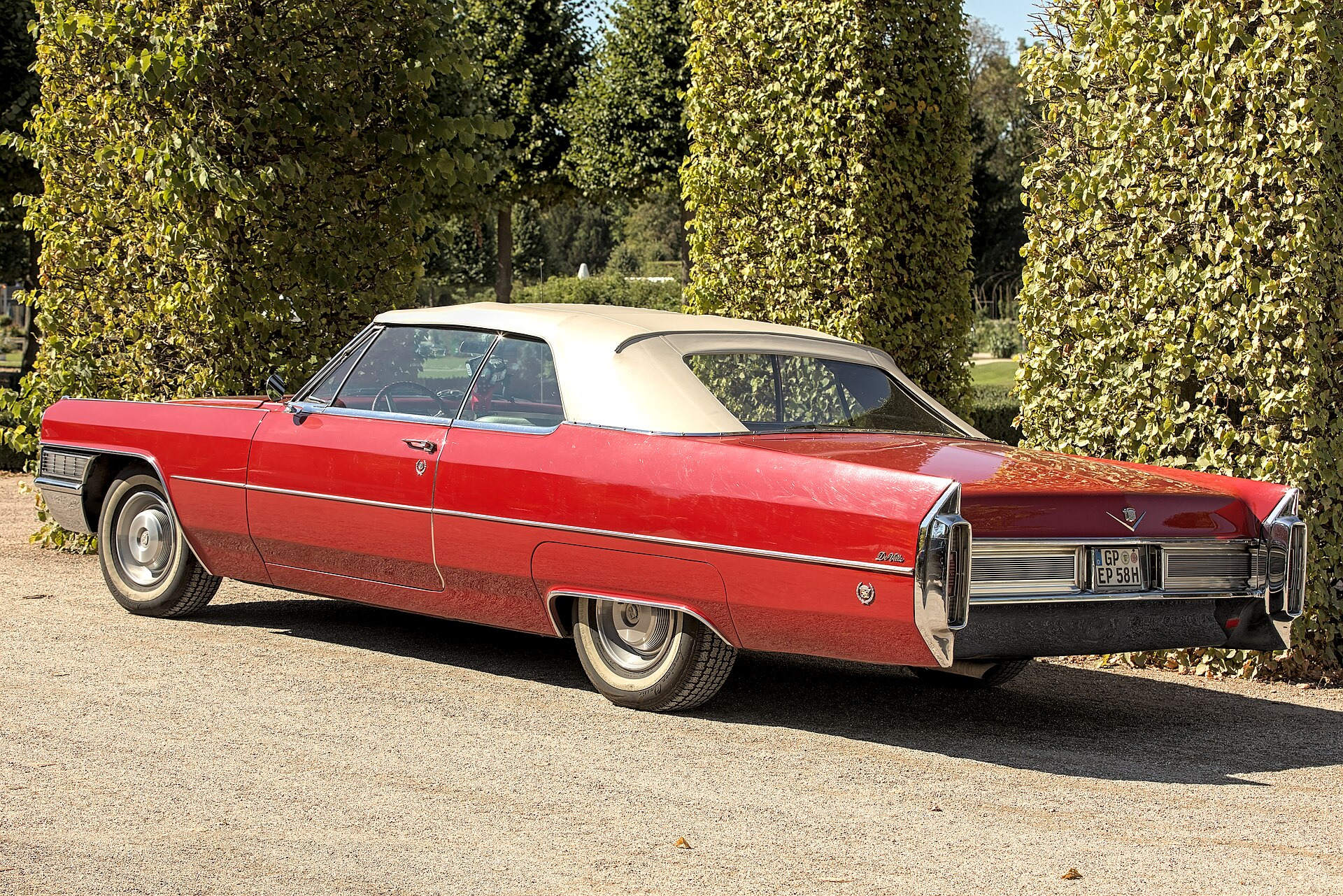 Cadillac DeVille De Ville