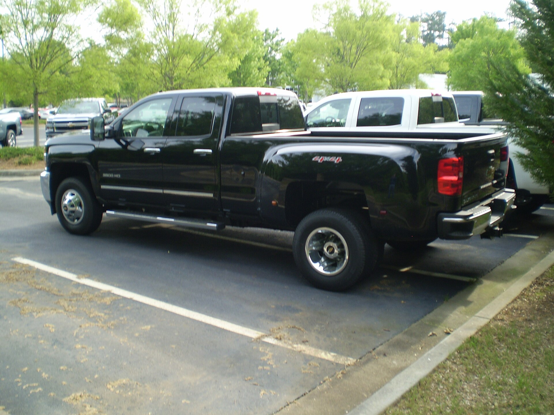 Chevrolet Silverado HD 3500 Crew Cab Long Bed