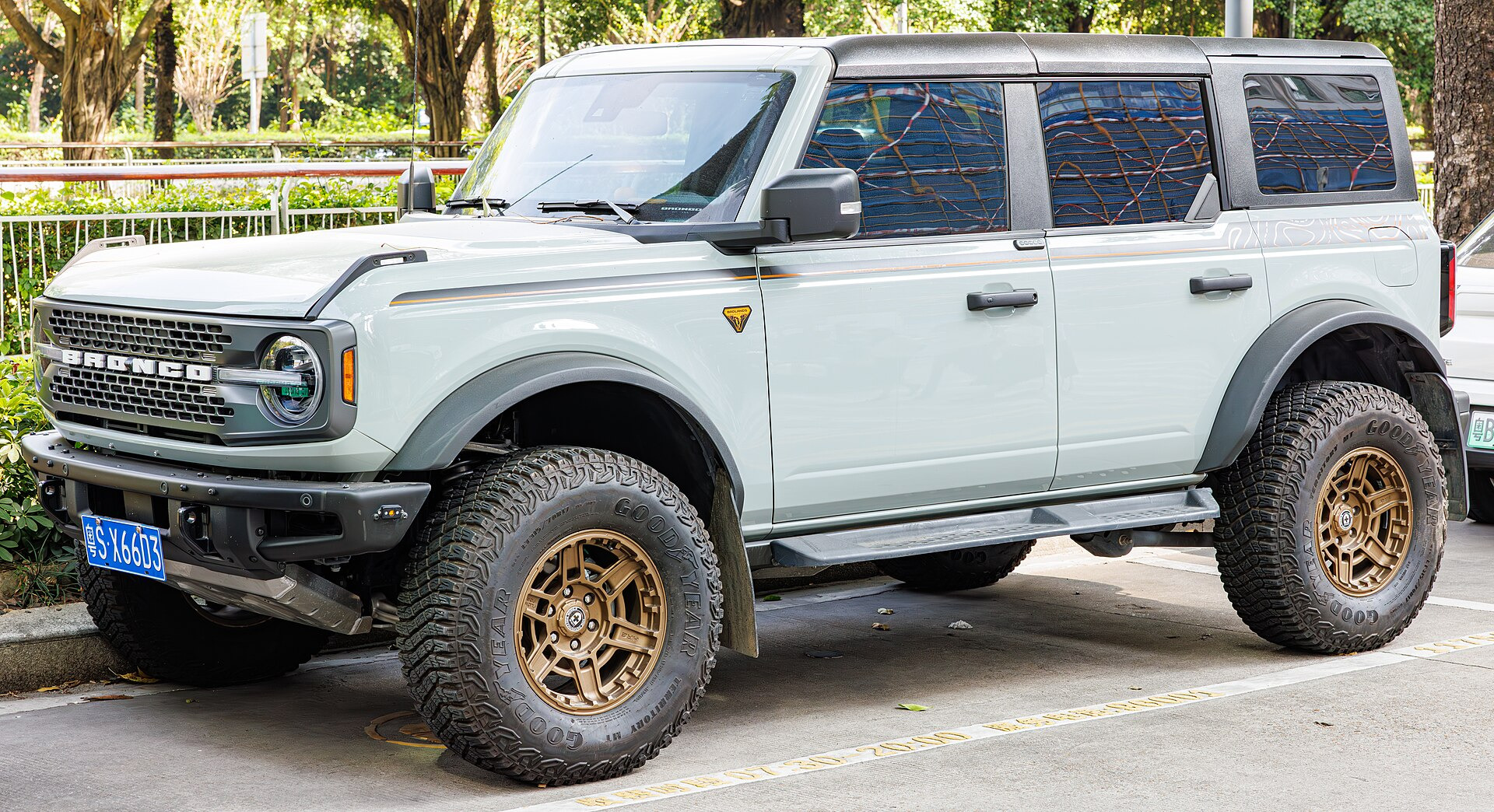 Ford Bronco VI Two-door