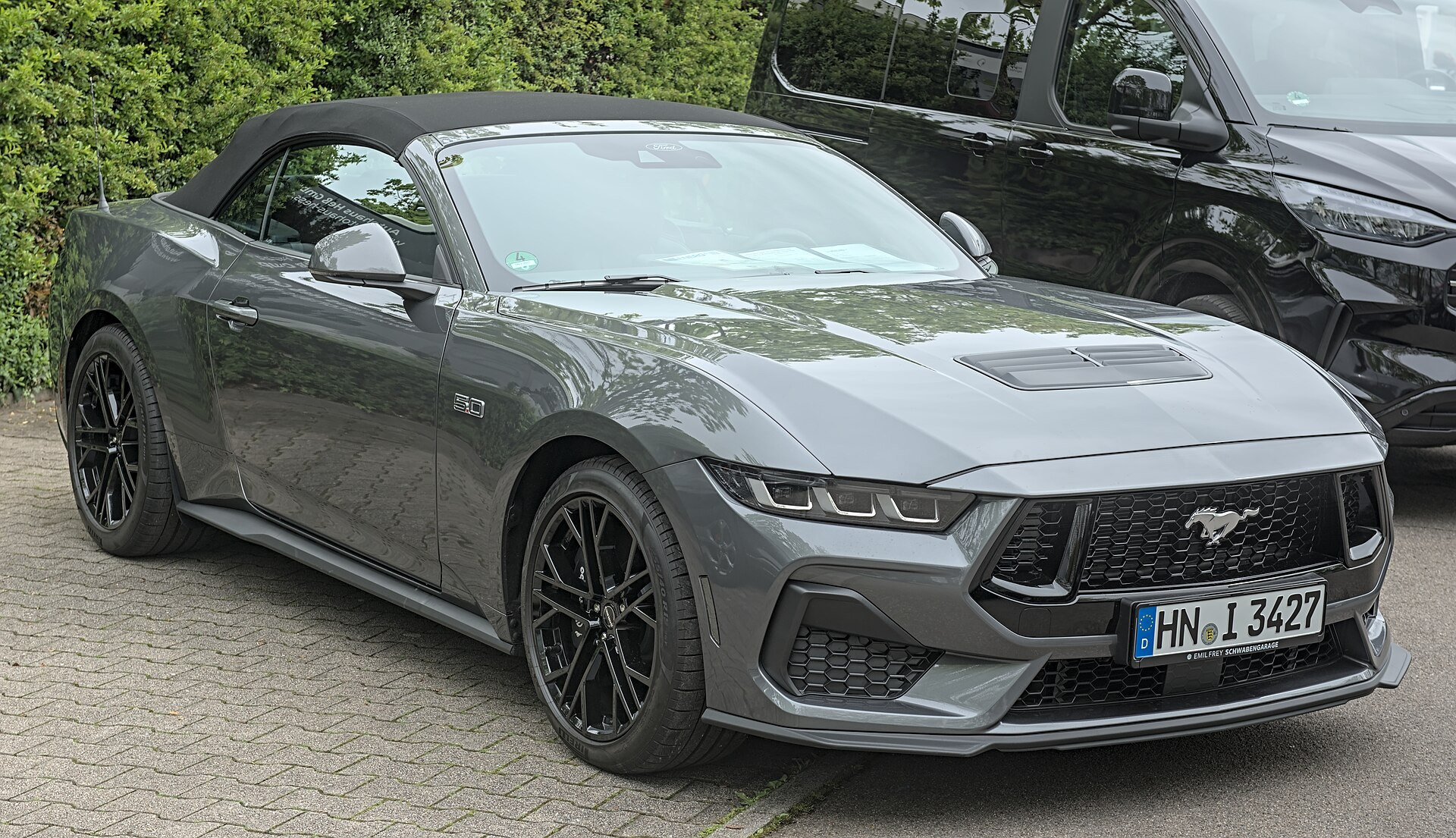 Ford Mustang Convertible VII