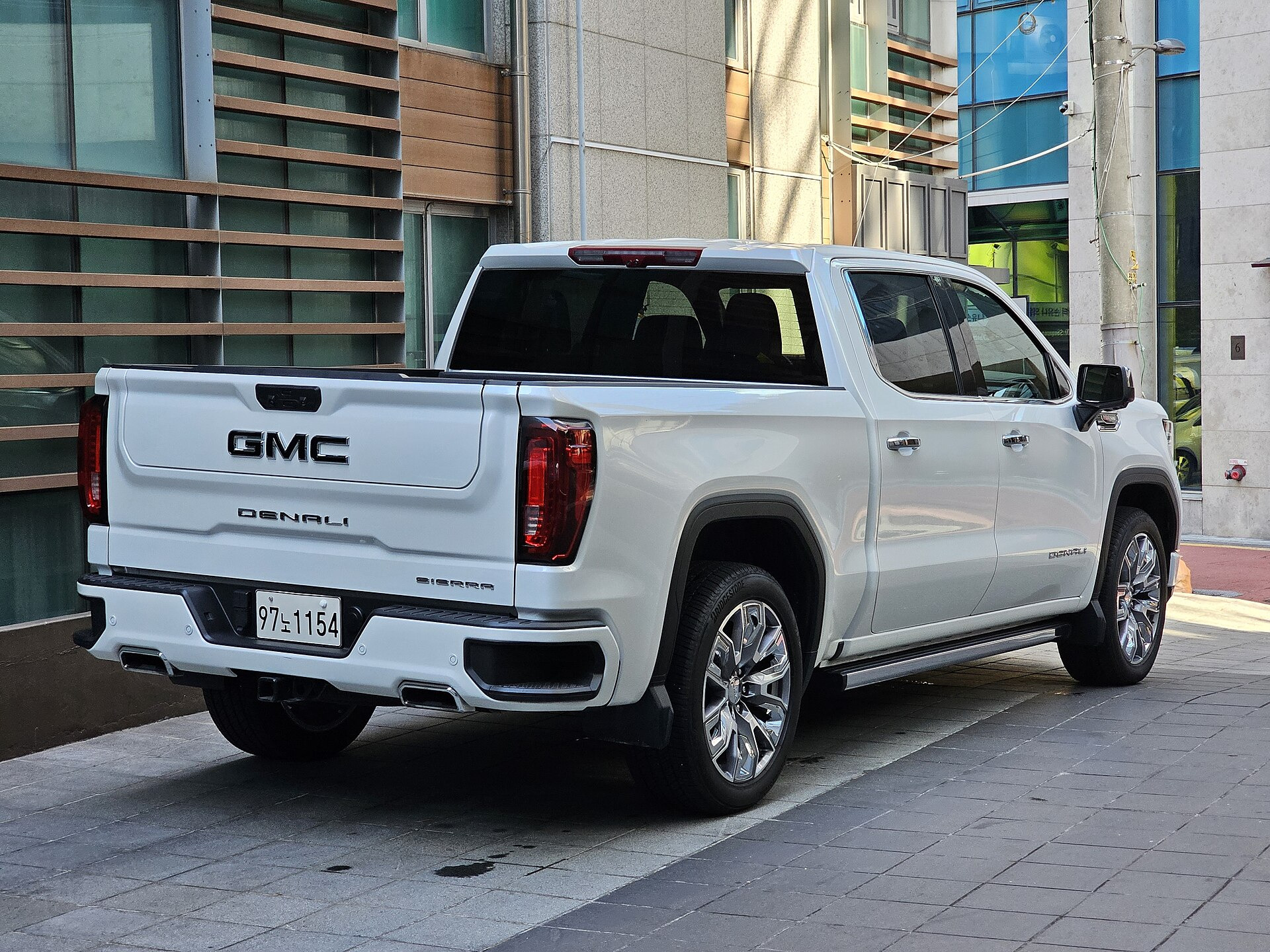 Gmc Sierra 1500 Crew Cab V Short Box