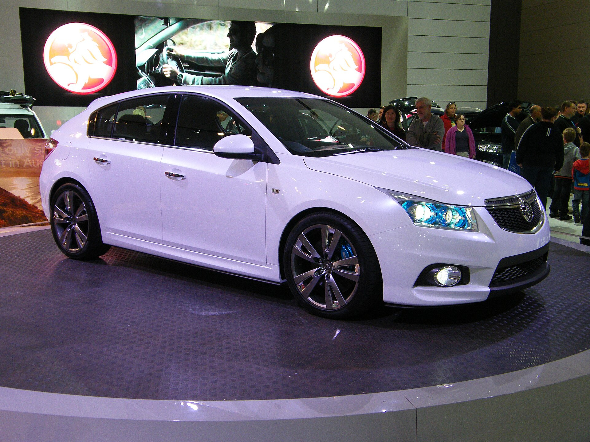 Holden Cruze Hatch (JH, facelift 2015)