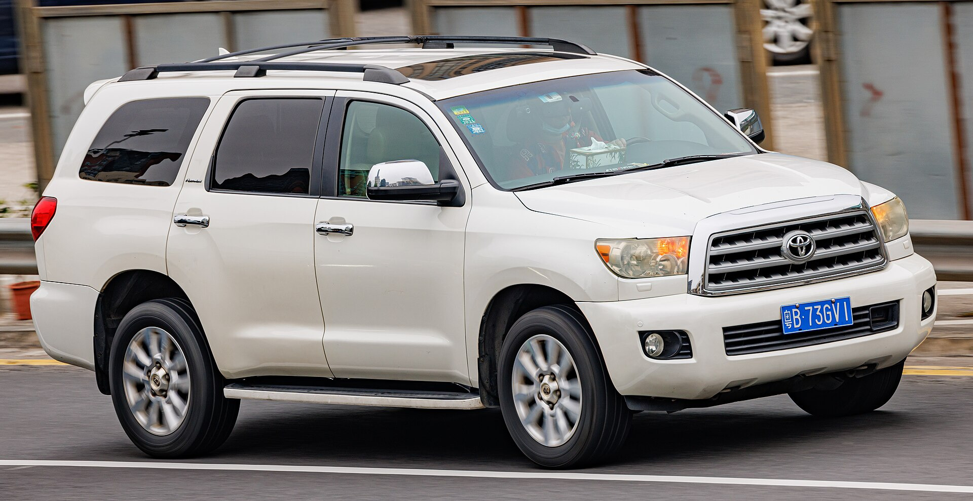Toyota Sequoia I