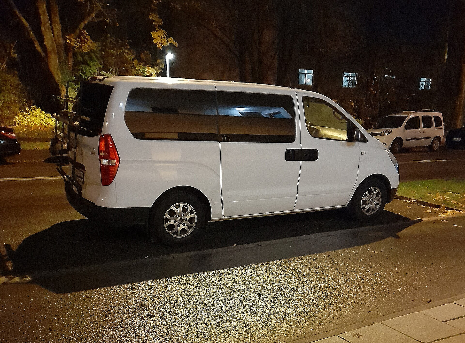 Hyundai H-1 Travel