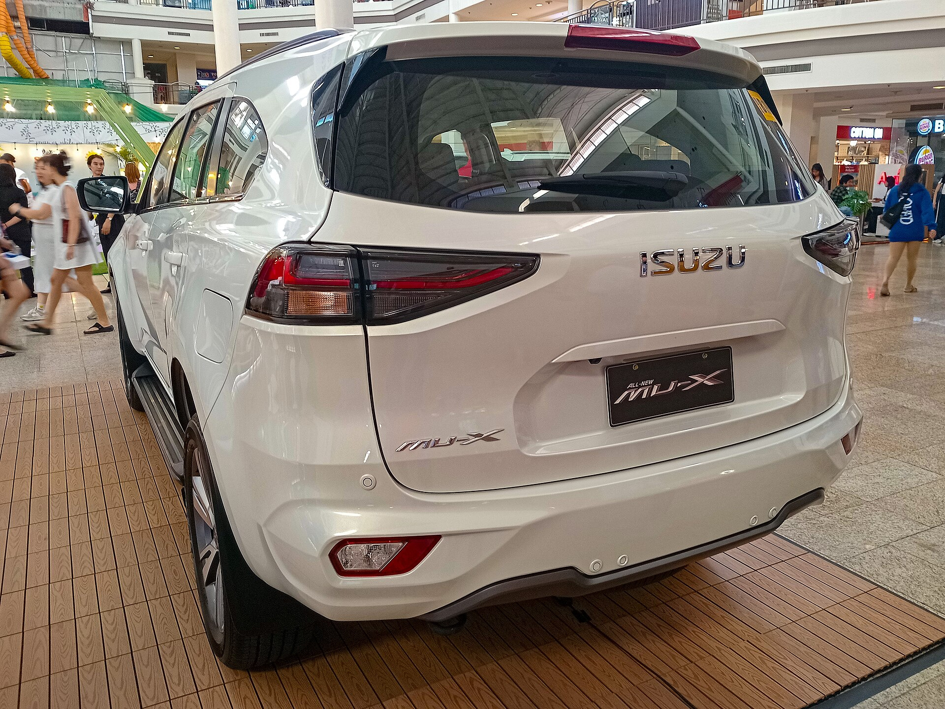 Isuzu MU-X (RF10)