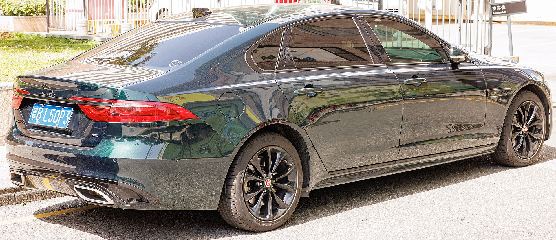 Jaguar XF (X260)
