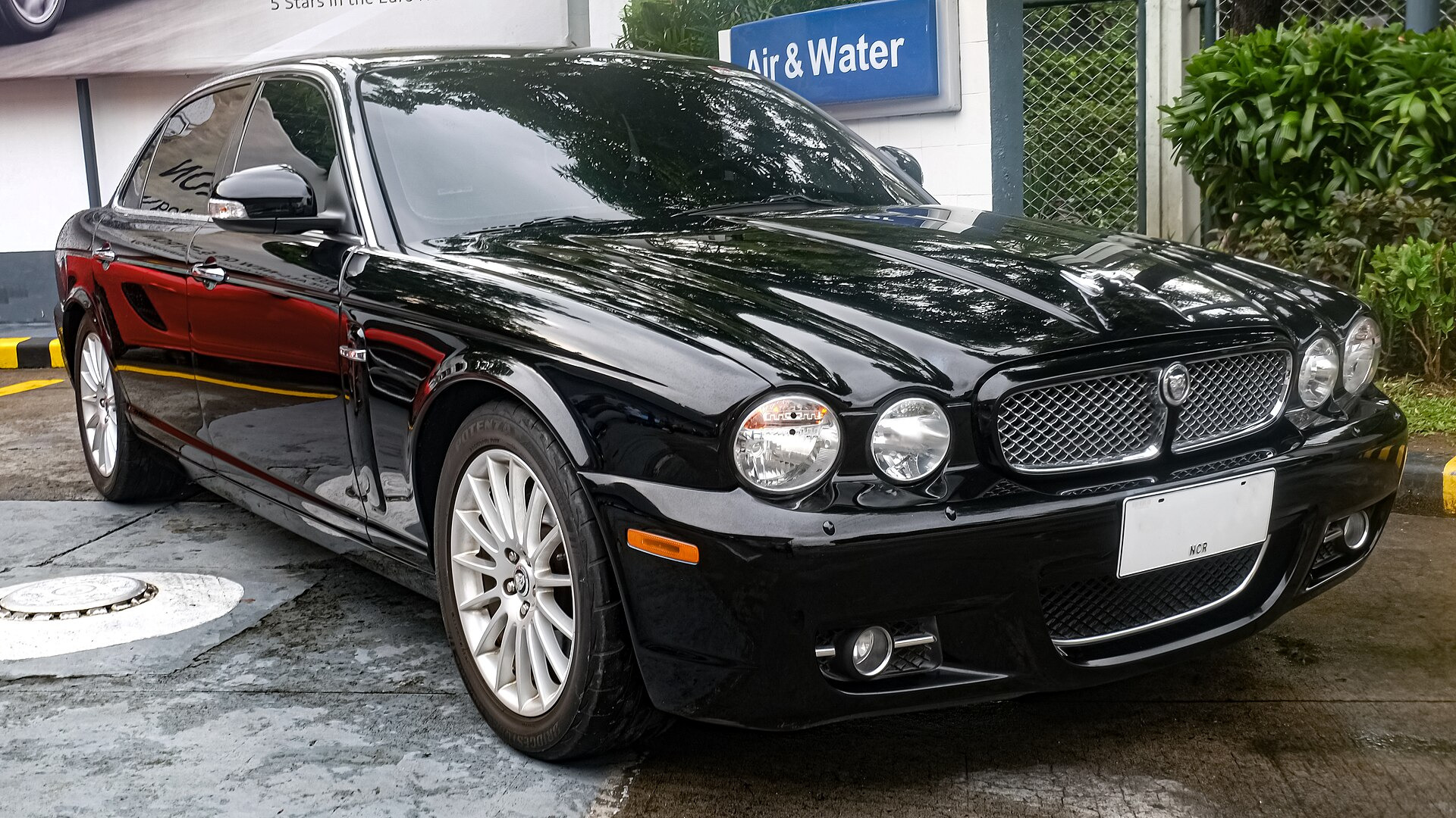 Jaguar XJ (X358)
