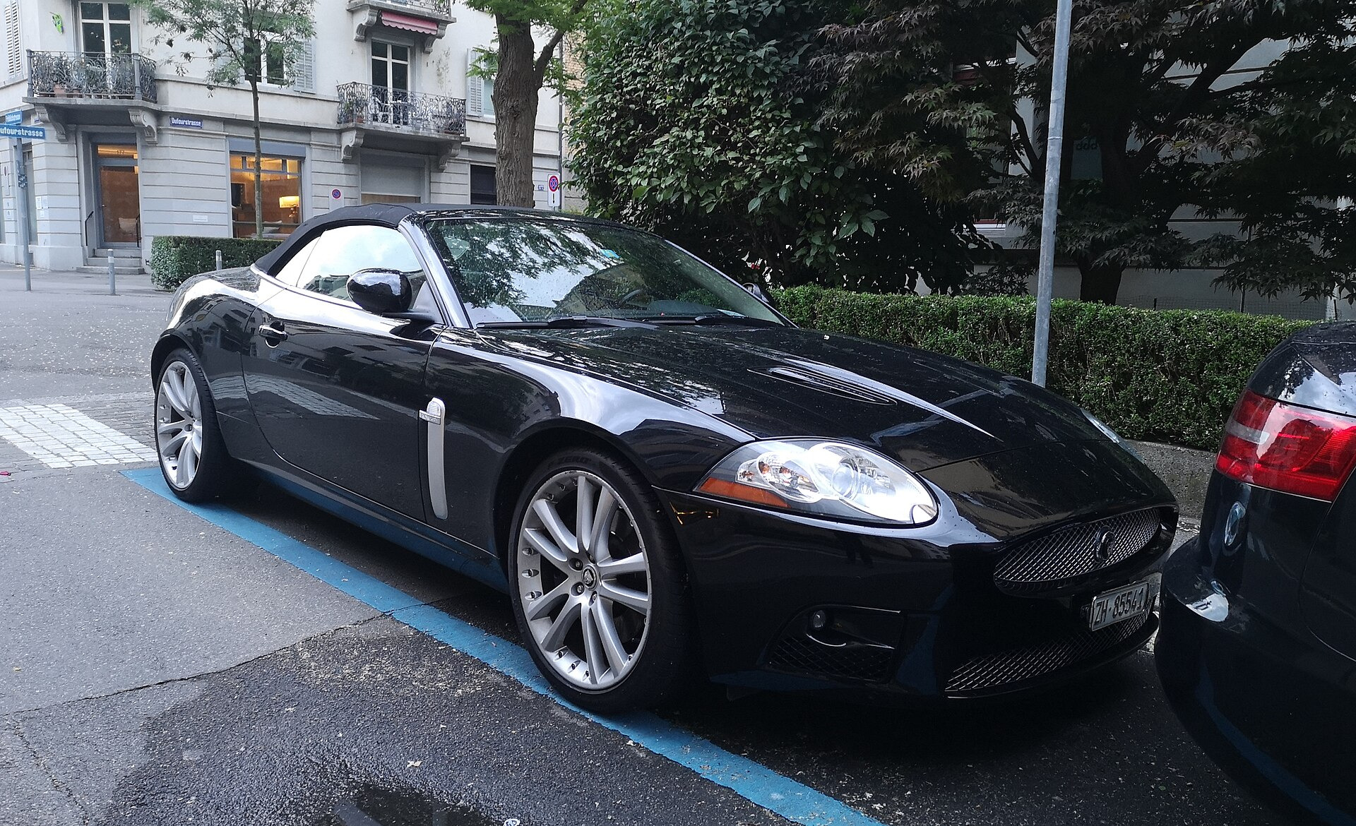 Jaguar XK R