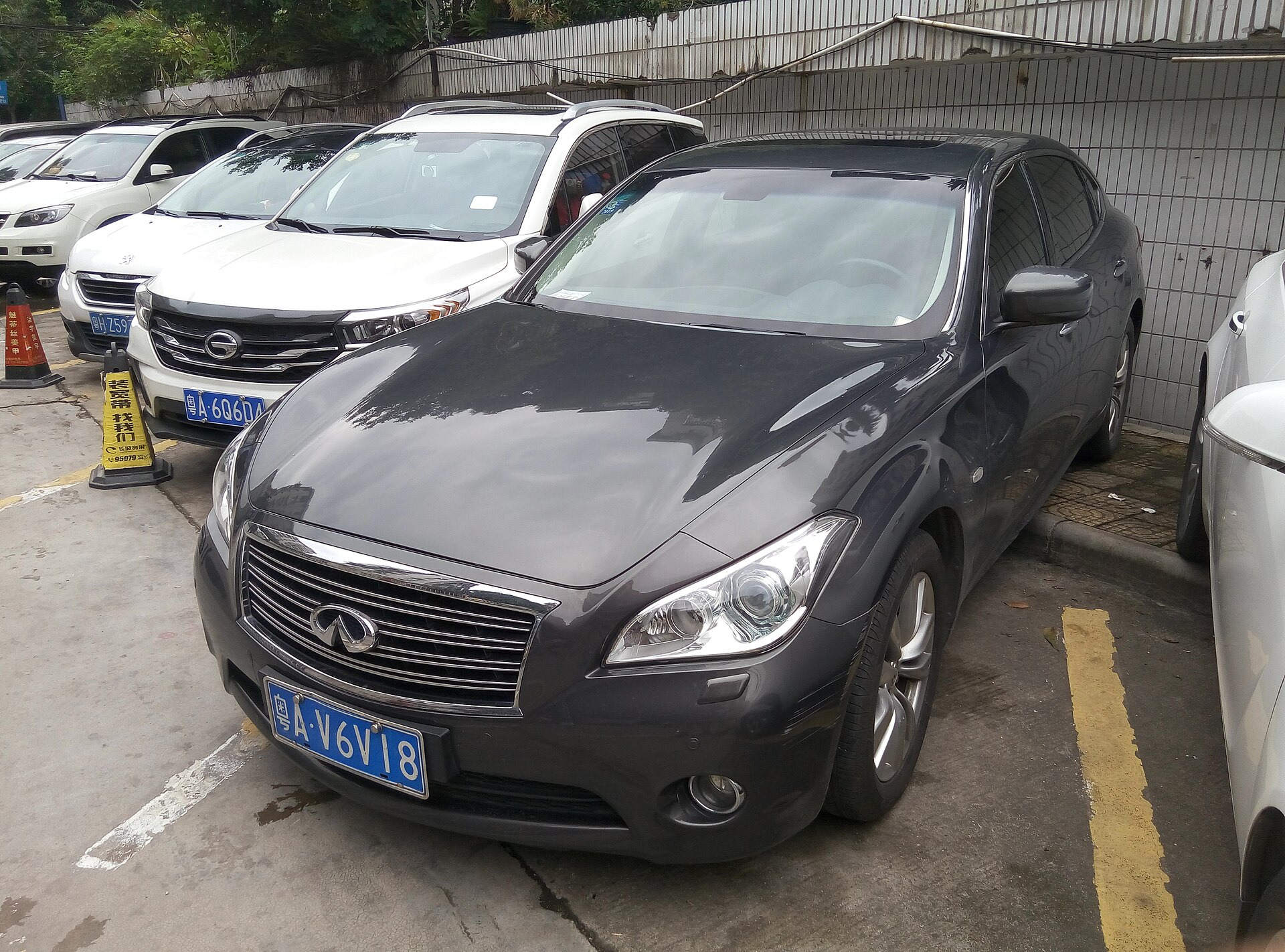Infiniti M 25