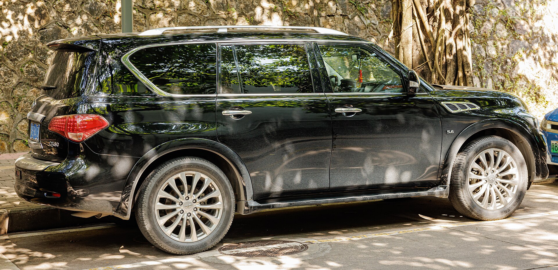 Infiniti QX56