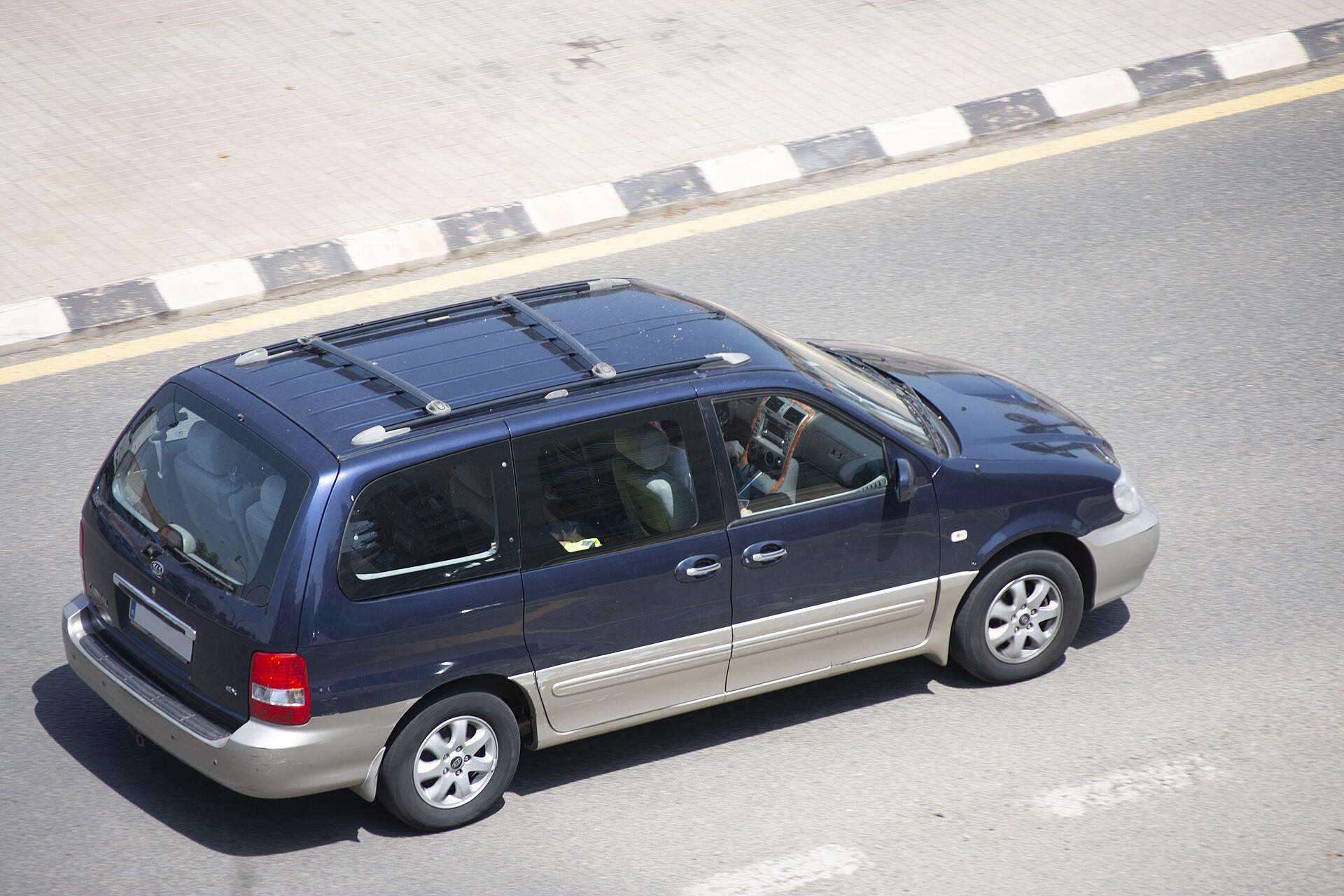Kia Carnival II (VQ)