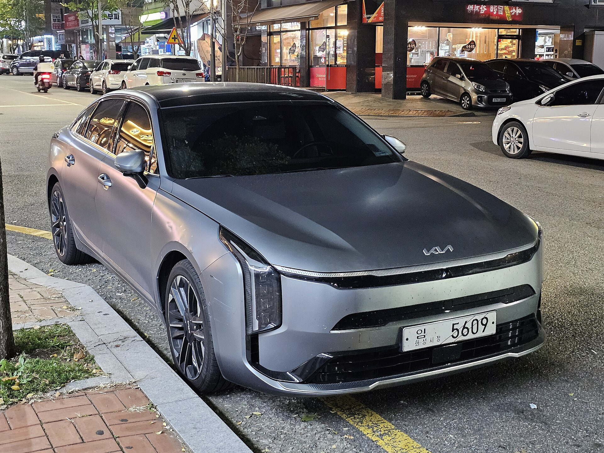 Kia K8