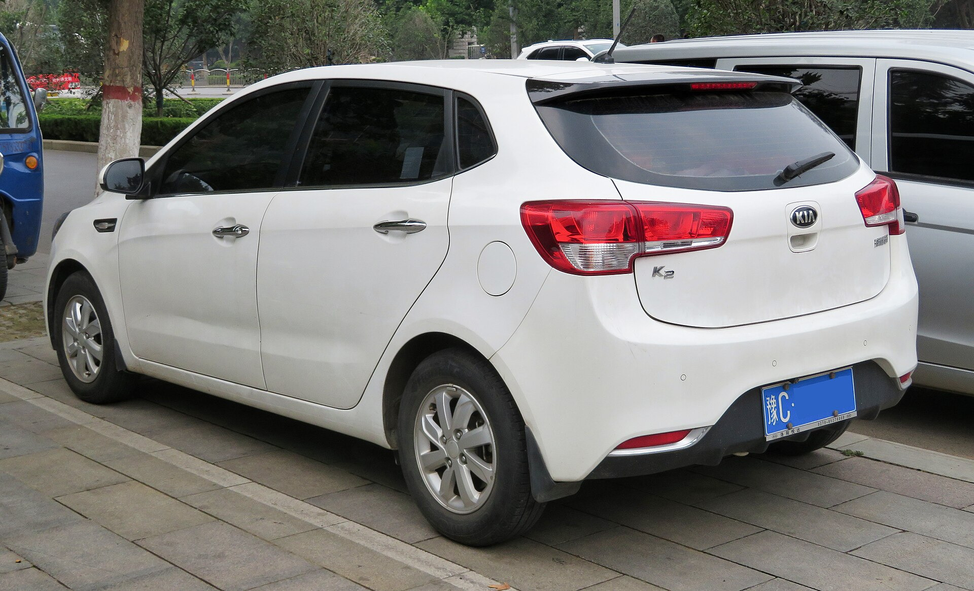 Kia Quoris I (facelift 2015)