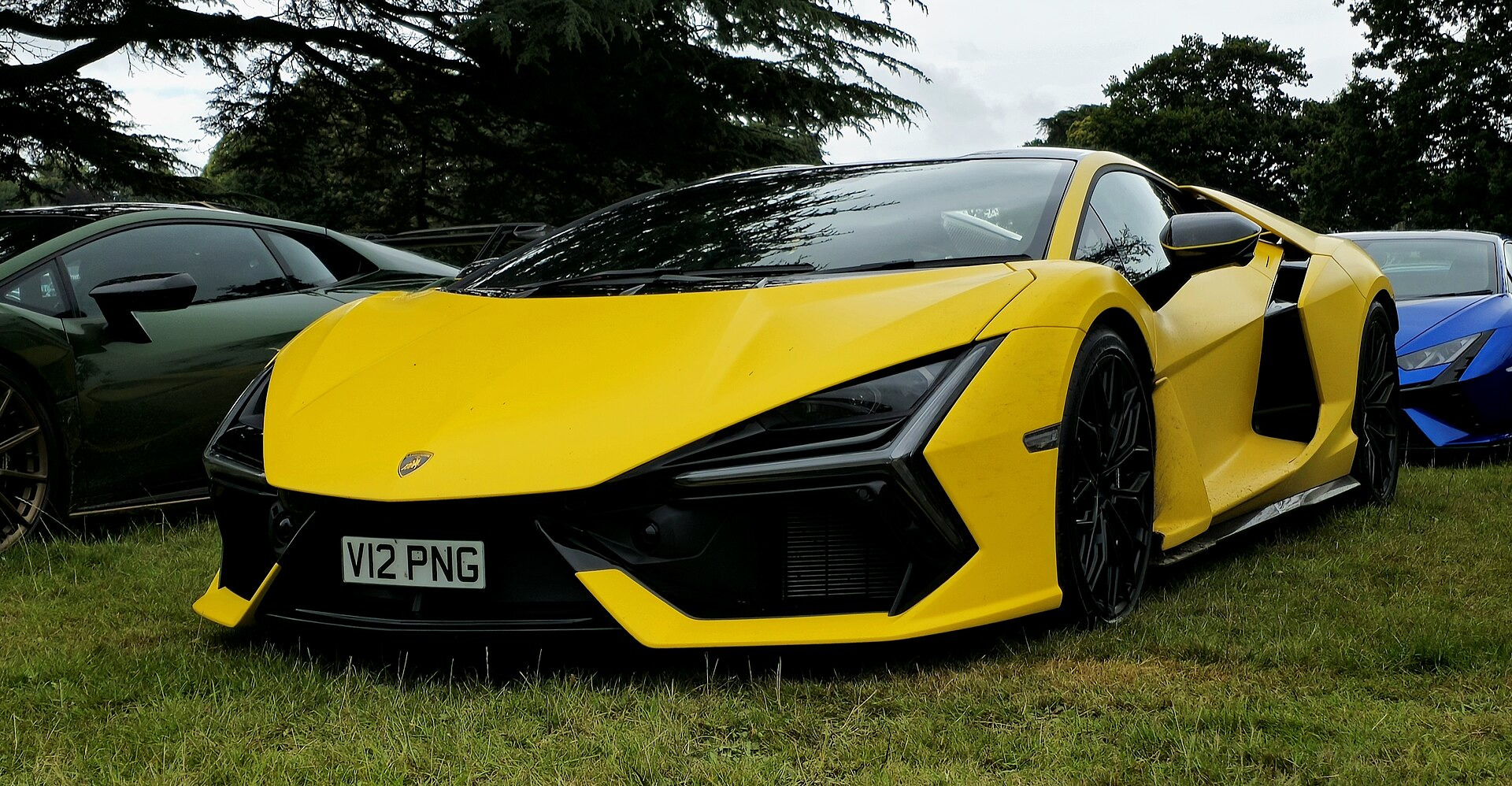 Lamborghini Revuelto (LB744)