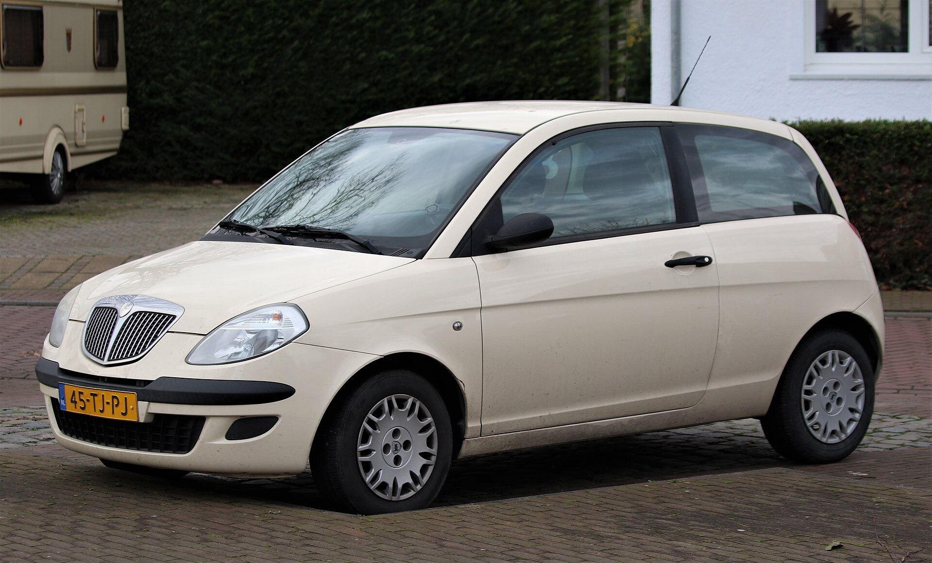 Lancia Ypsilon Y10 (156)