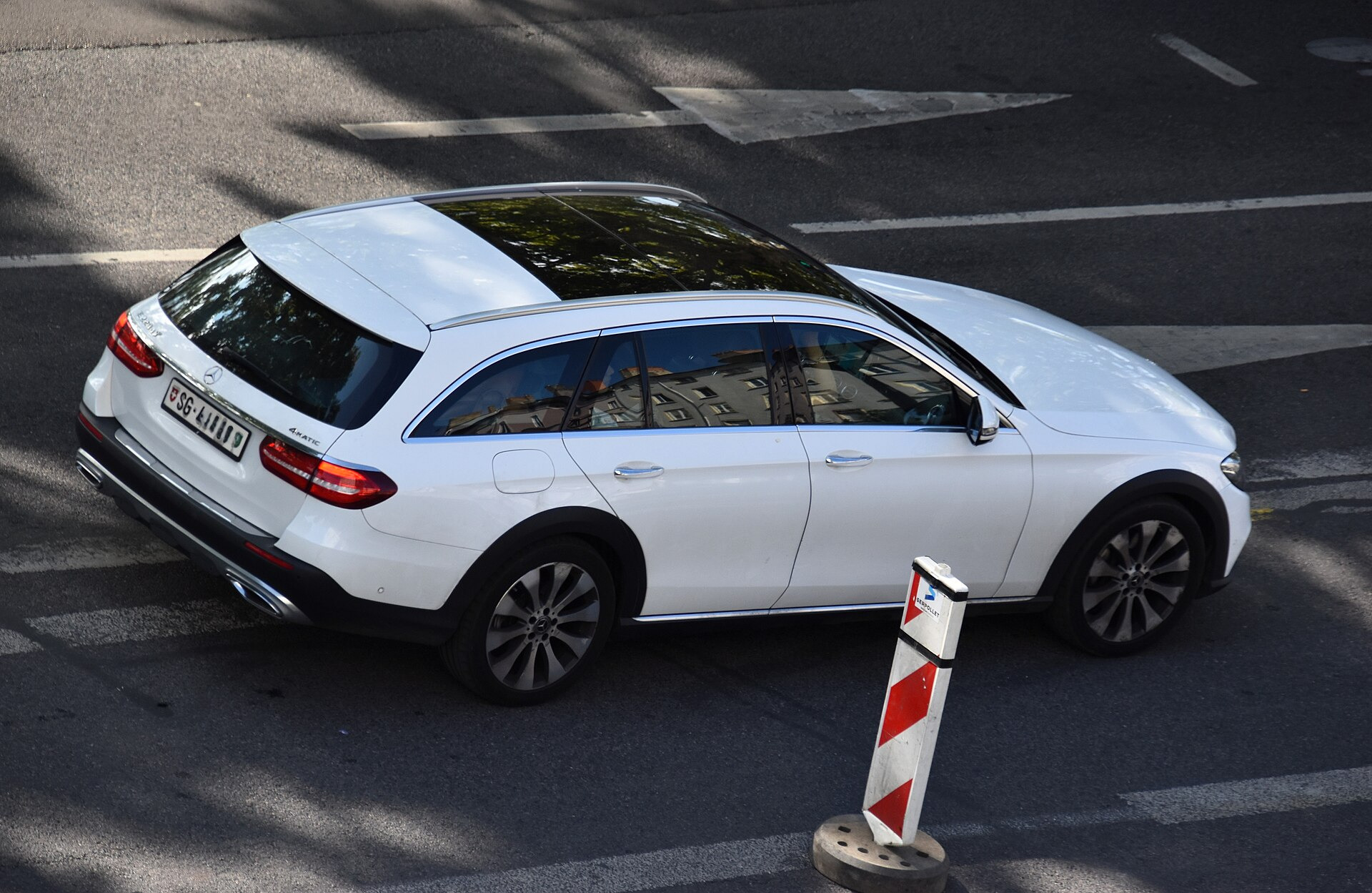 Mercedes-Benz E-Class All-Terrain (S214)