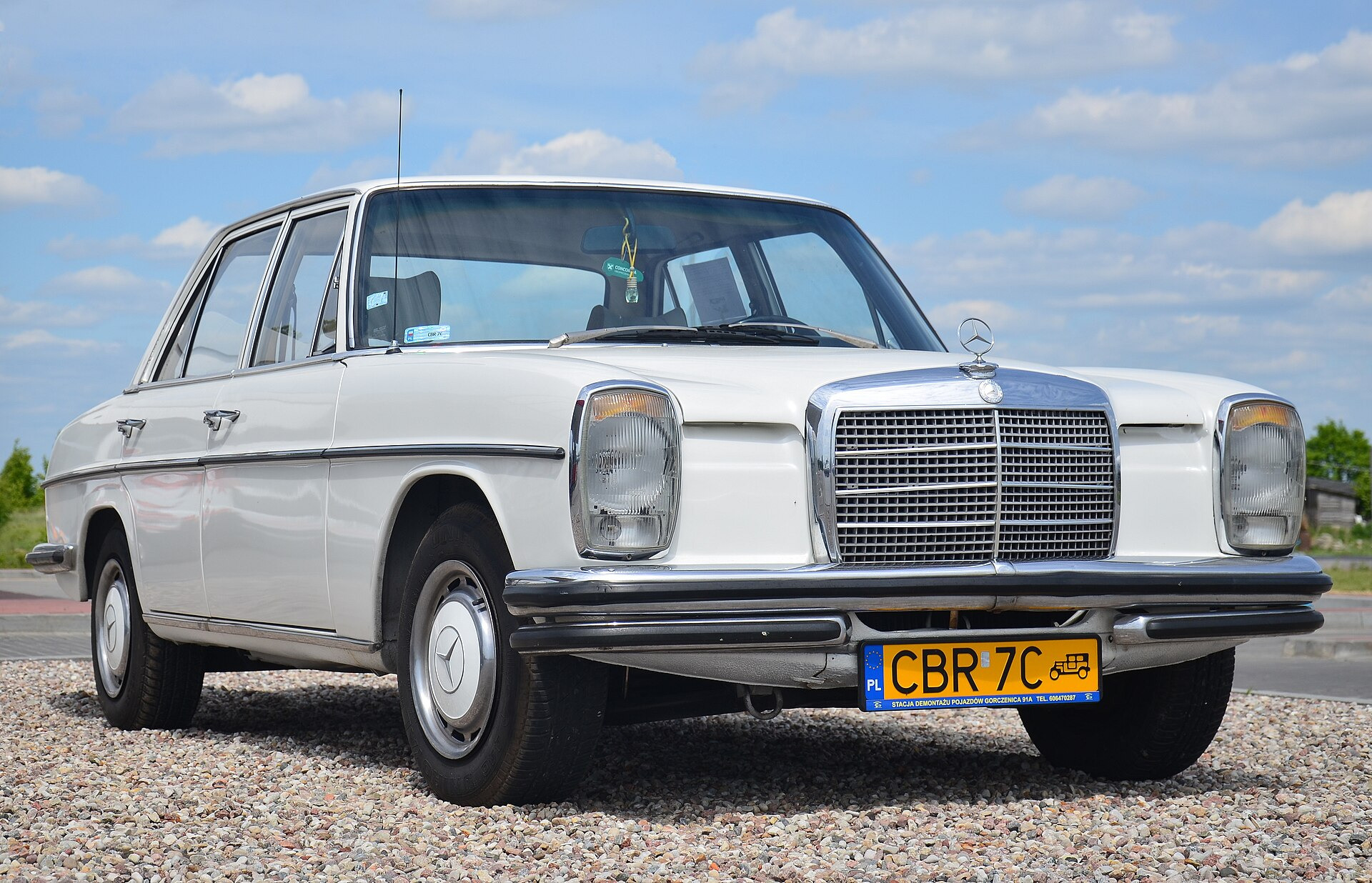 Mercedes-Benz /8 (W114, facelift 1973)
