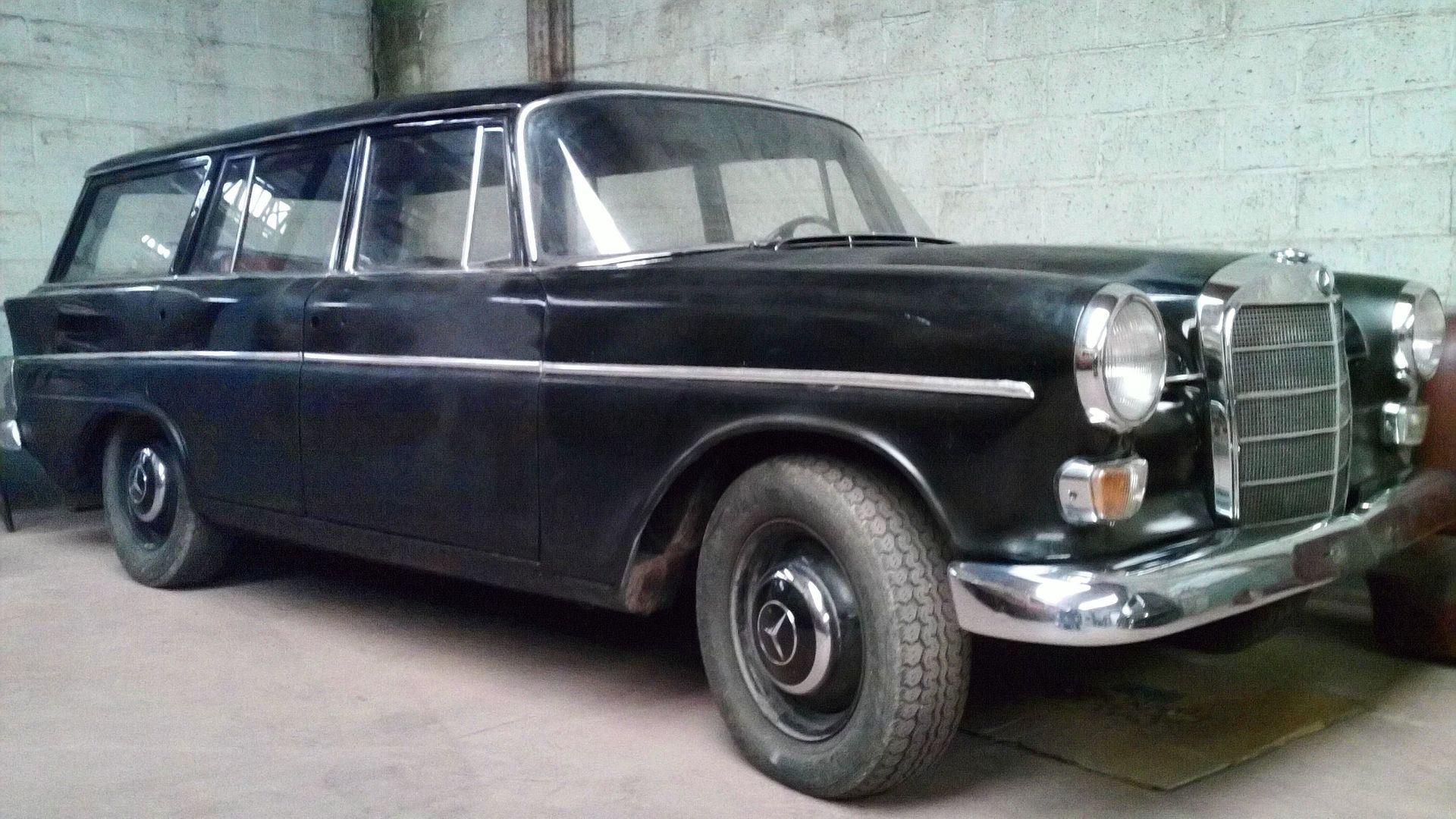 Mercedes-Benz Fintail Universal (W110)