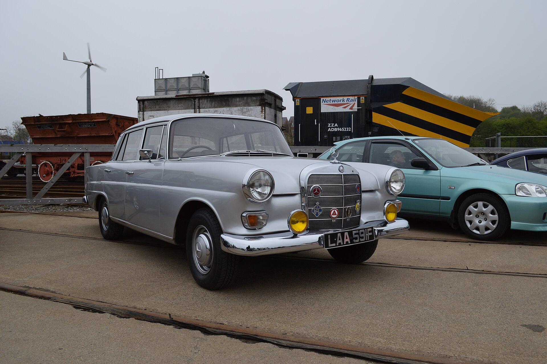 Mercedes-Benz Fintail (W110)