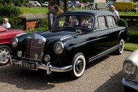 Mercedes-Benz Ponton W128 Sedan — снимка 3