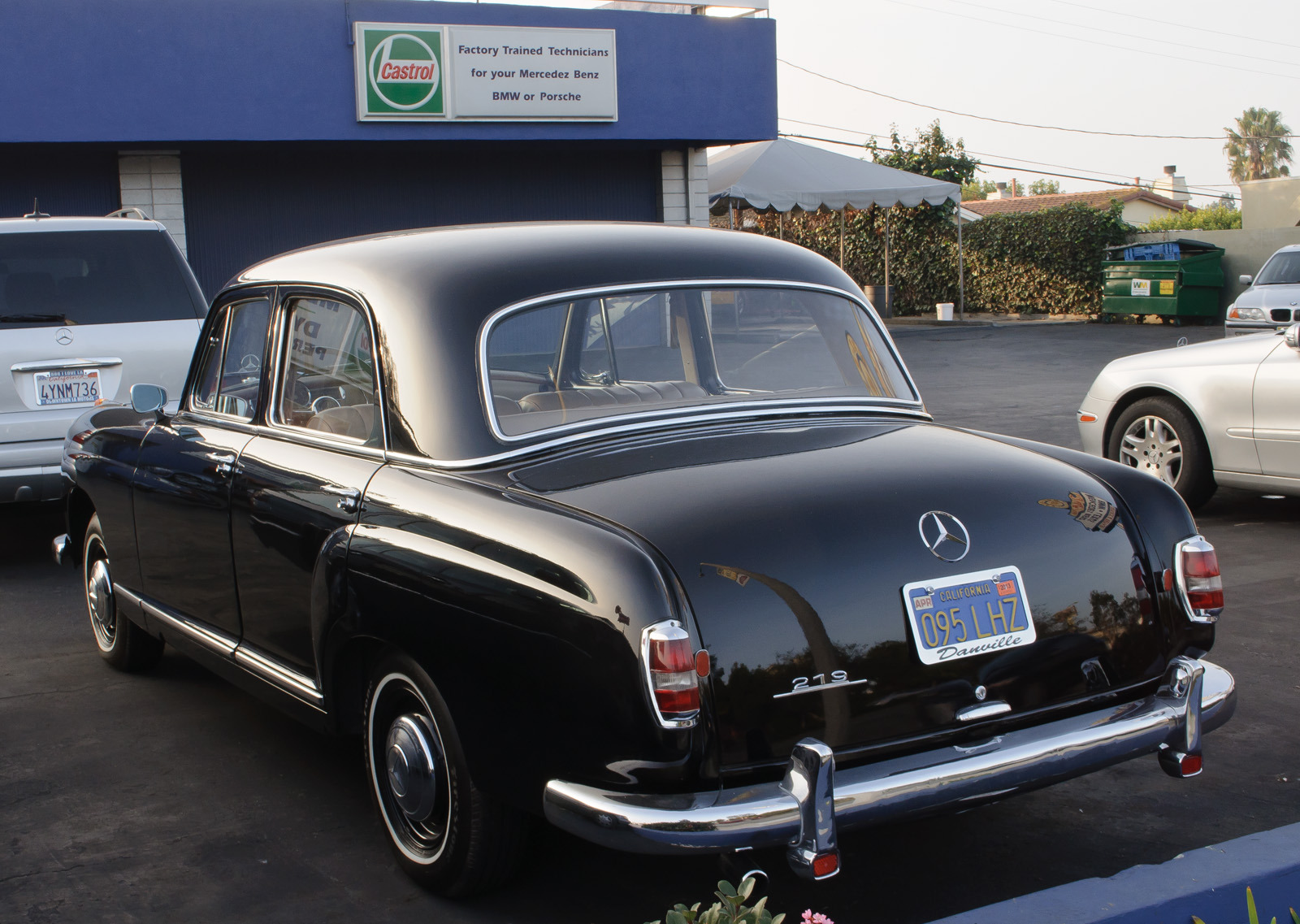Mercedes-Benz Ponton W105 Sedan