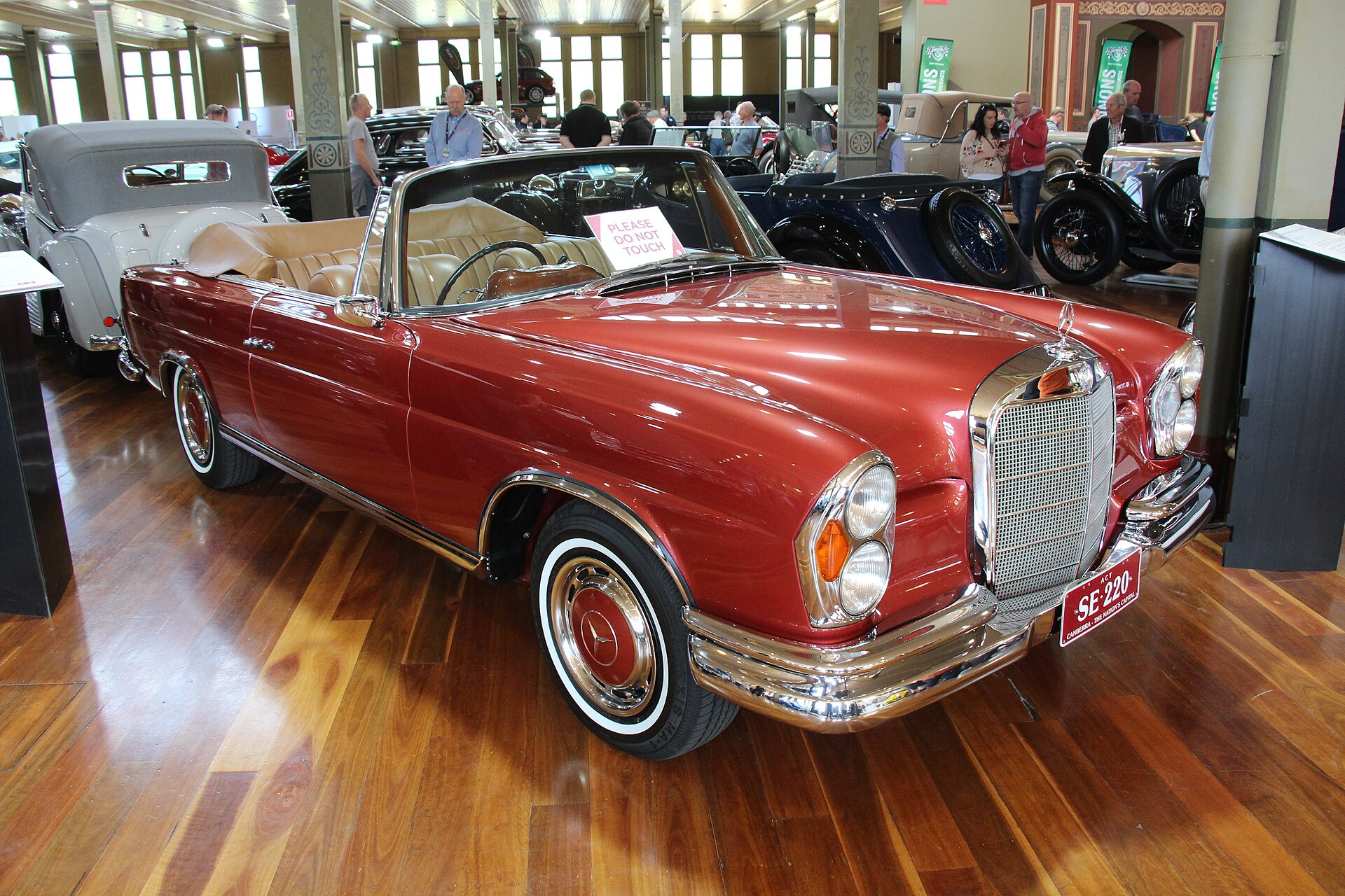 Mercedes-Benz W112 Cabriolet 300 SE (170hp) Automatic