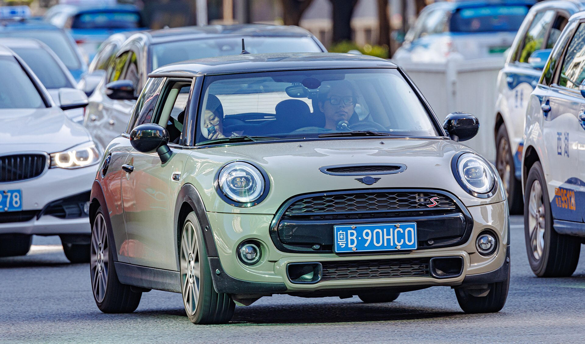 Mini Hatch (F55; F56)