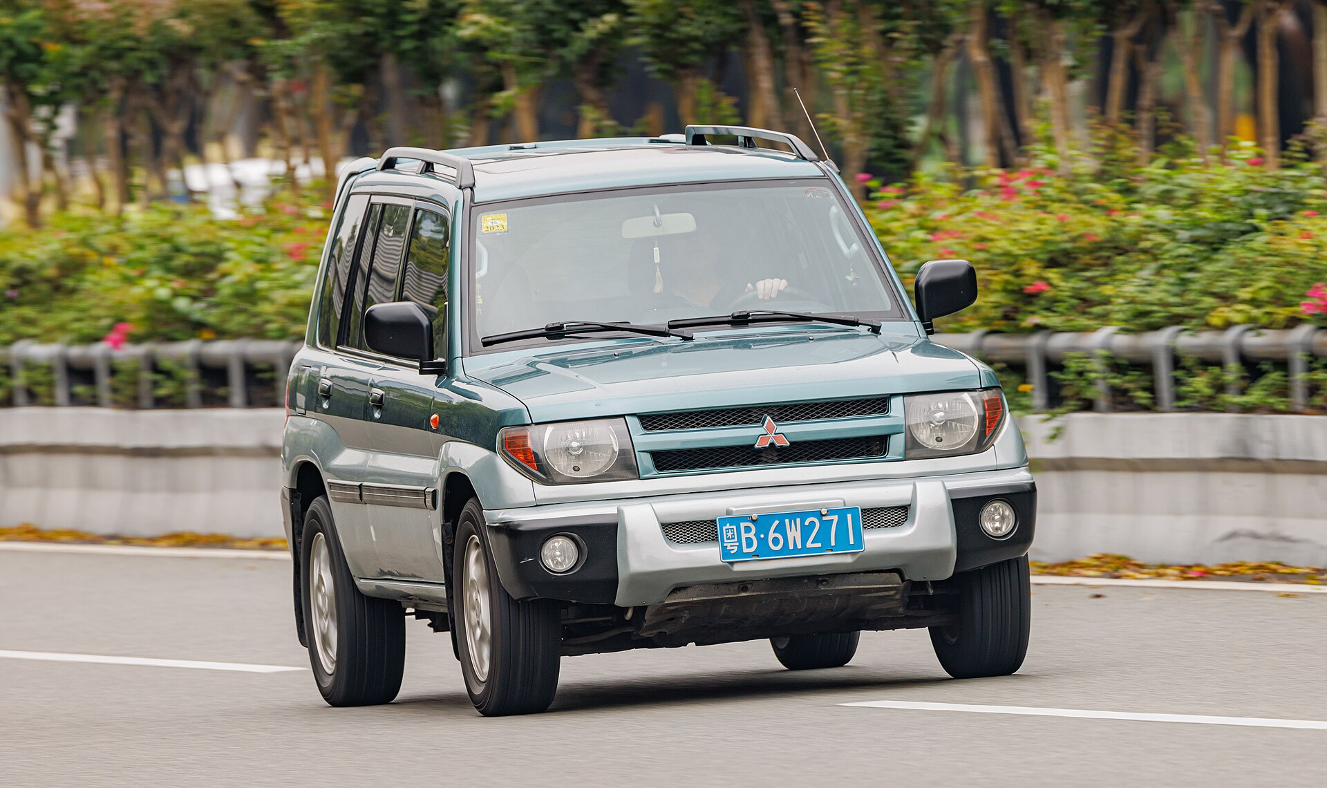 Mitsubishi Pajero I Canvas Top (L04_G)