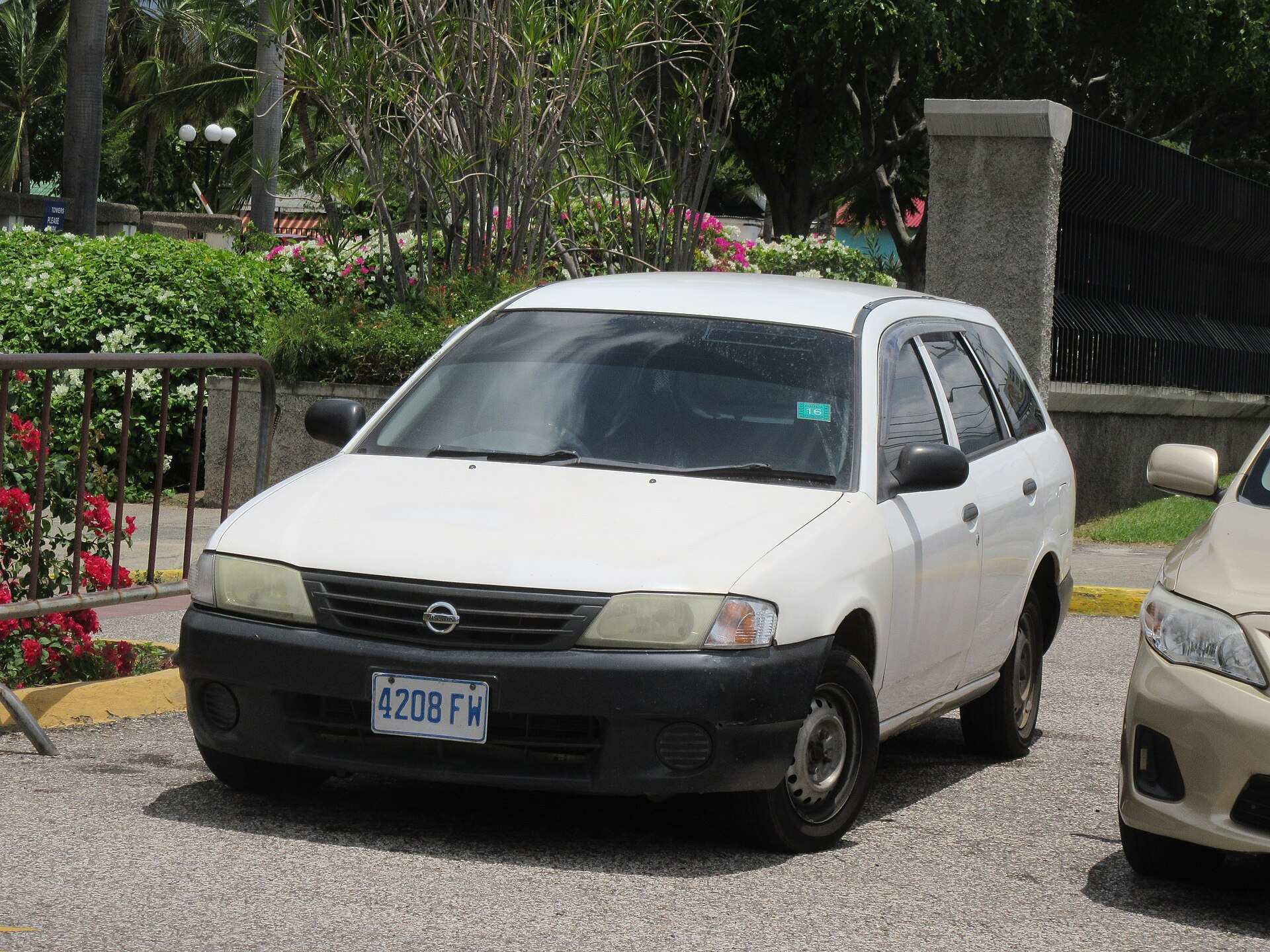 Nissan AD Y11