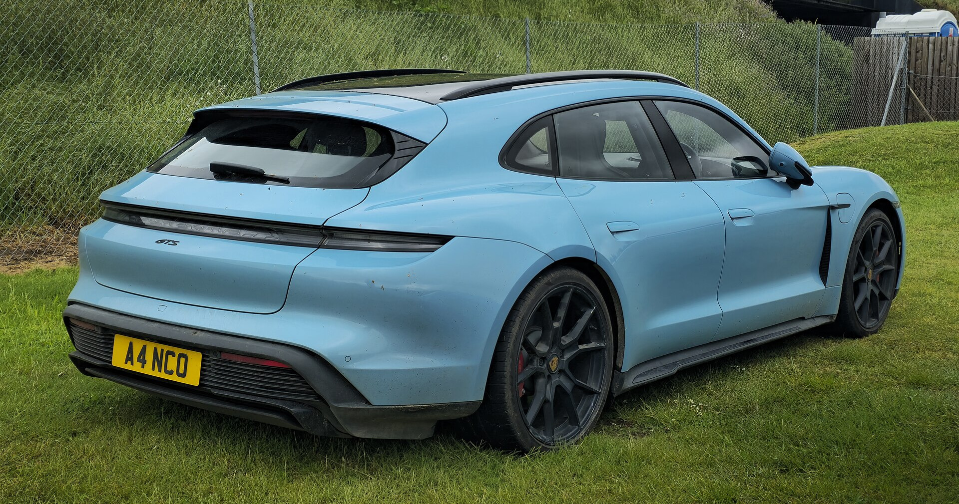 Porsche Taycan GTS Sport Turismo